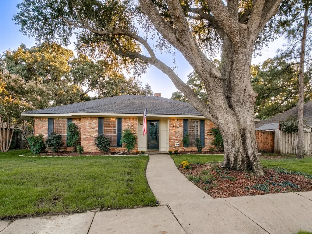 Single Family Residence For Rent in Denton County , 905 Summer Trail, Flower Mound, Texas 75028, 3 Bedroom, 2 Bathroom, 2 Garage spaces, 2,056 Sqft, built in 1983, mls#21386358, Real Estate Agent in Flower Mound, Homes For Rent in Denton county, Homes For Rent in Flower Mound, Realtor in Flower Mound Texas, Real Estate Brokerage Independent Realty Texas, Luminita Cordes Realtor