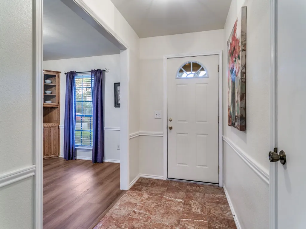 Single Family Residence For Rent in Denton County , 905 Summer Trail, Flower Mound, Texas 75028, 3 Bedroom, 2 Bathroom, 2 Garage spaces, 2,056 Sqft, built in 1983, mls#21386358, Real Estate Agent in Flower Mound, Homes For Rent in Denton county, Homes For Rent in Flower Mound, Realtor in Flower Mound Texas, Real Estate Brokerage Independent Realty Texas, Luminita Cordes Realtor
