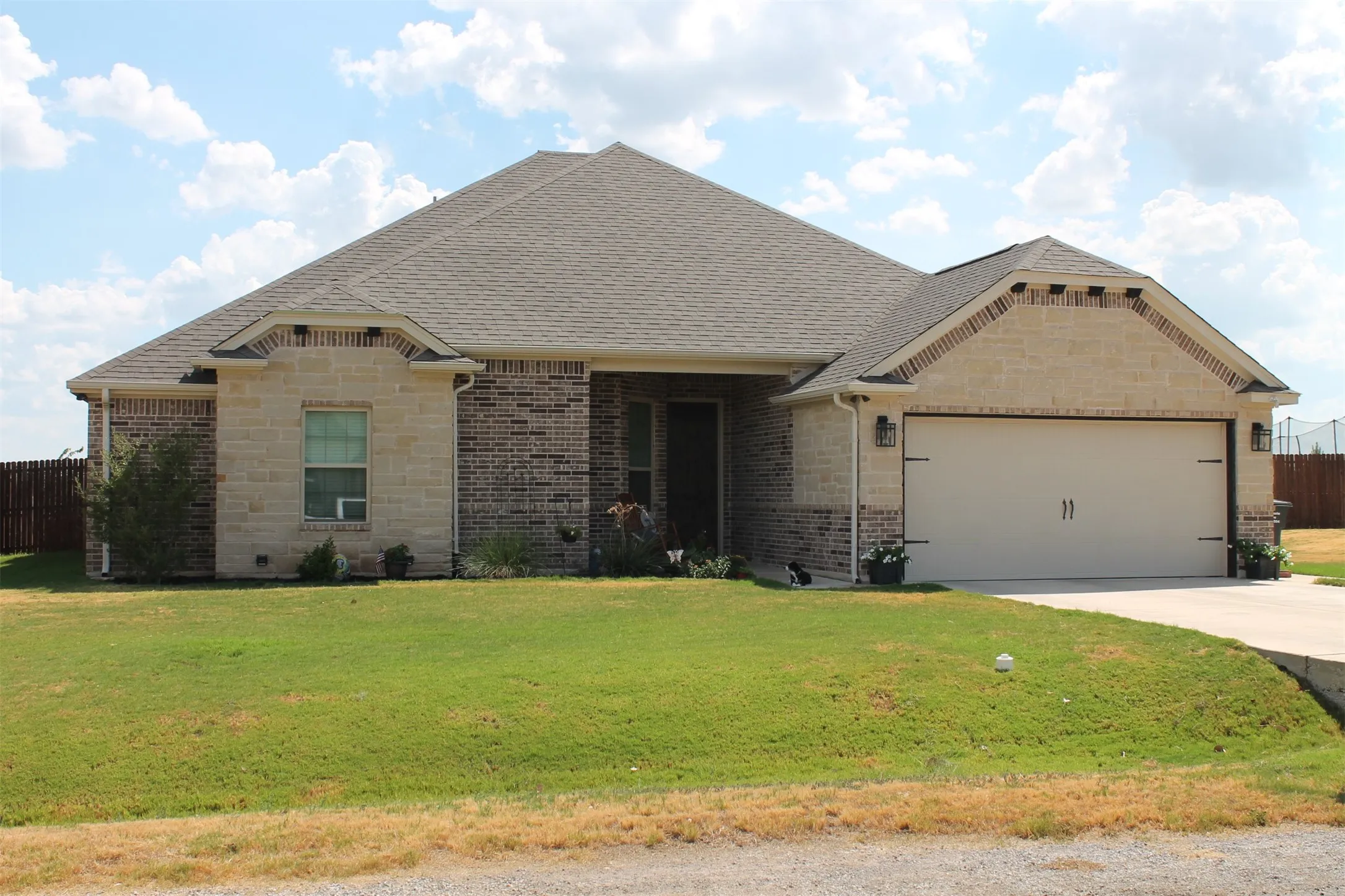 Single Family Residence For Rent in Hood County , 4011 Gallivant Drive, Granbury, Texas 76049, 4 Bedroom, 2 Bathroom, 2 Garage spaces, 2,038 Sqft, built in 2021, mls#21386372, Real Estate Agent in Granbury, Homes For Rent in Hood county, Homes For Rent in Granbury, Realtor in Granbury Texas, Real Estate Brokerage Independent Realty Texas, Luminita Cordes Realtor