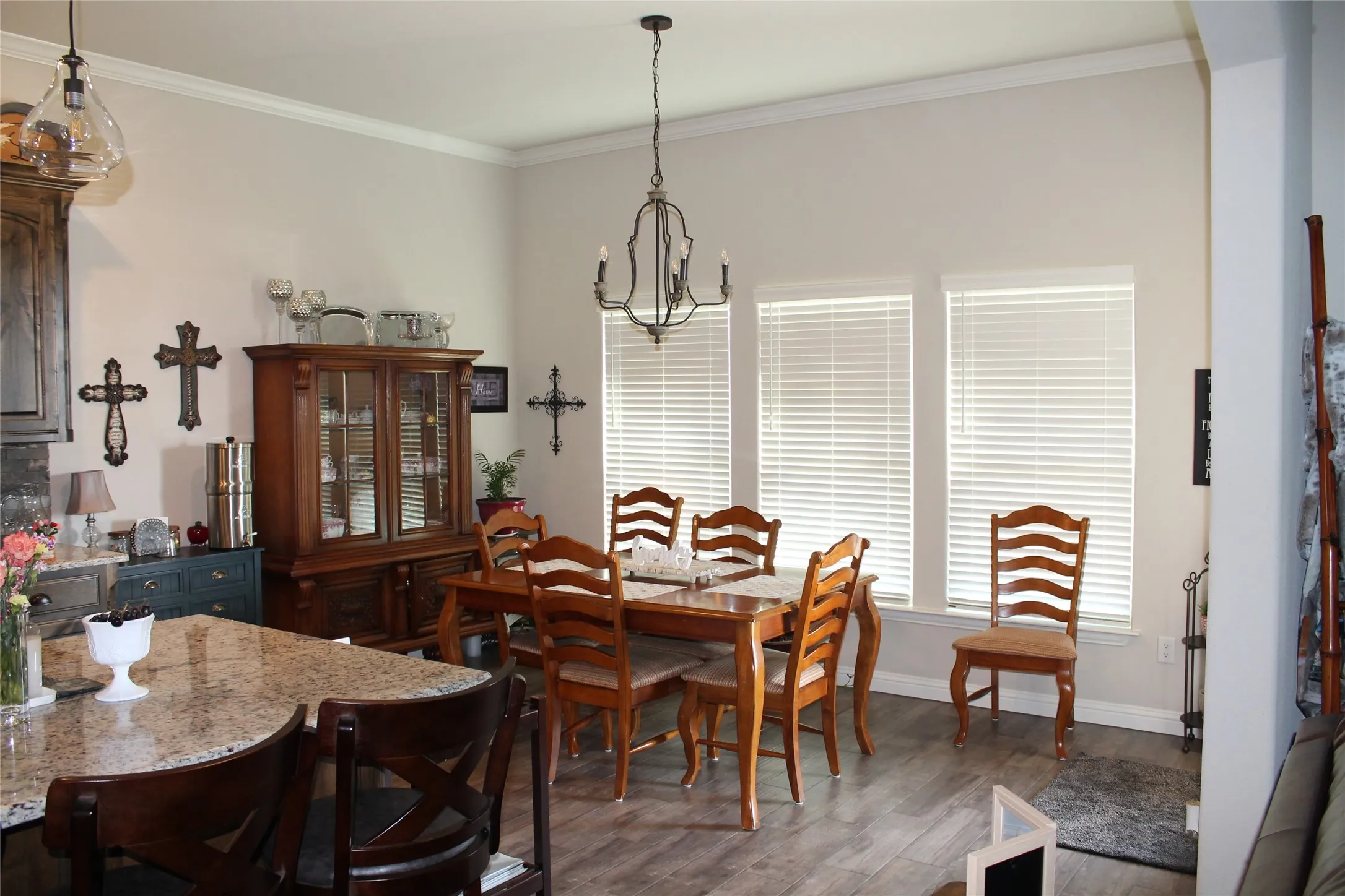 Single Family Residence For Rent in Hood County , 4011 Gallivant Drive, Granbury, Texas 76049, 4 Bedroom, 2 Bathroom, 2 Garage spaces, 2,038 Sqft, built in 2021, mls#21386372, Real Estate Agent in Granbury, Homes For Rent in Hood county, Homes For Rent in Granbury, Realtor in Granbury Texas, Real Estate Brokerage Independent Realty Texas, Luminita Cordes Realtor