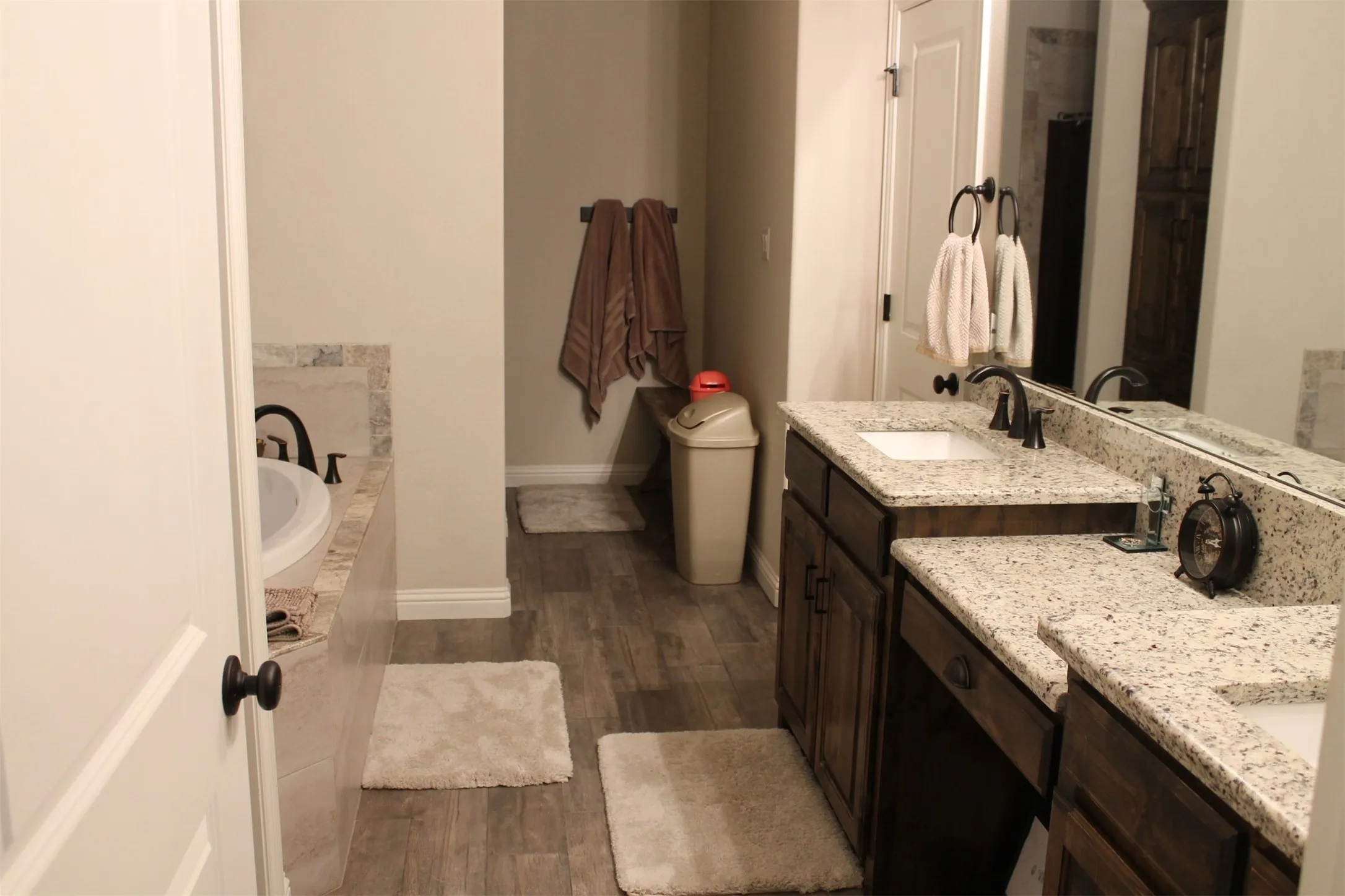 Single Family Residence For Rent in Hood County , 4011 Gallivant Drive, Granbury, Texas 76049, 4 Bedroom, 2 Bathroom, 2 Garage spaces, 2,038 Sqft, built in 2021, mls#21386372, Real Estate Agent in Granbury, Homes For Rent in Hood county, Homes For Rent in Granbury, Realtor in Granbury Texas, Real Estate Brokerage Independent Realty Texas, Luminita Cordes Realtor