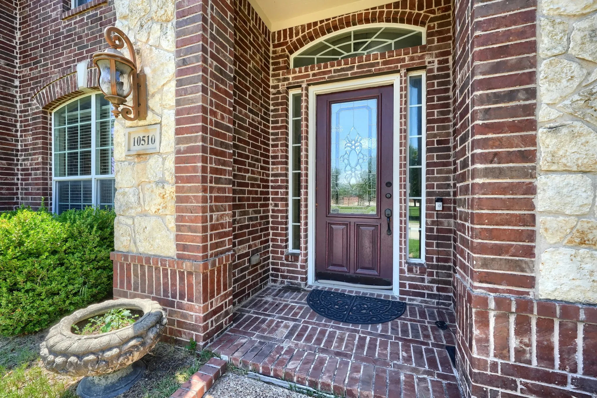 Single Family Residence For Rent in Collin County , 10510 Toffenham Drive, Frisco, Texas 75035, 4 Bedroom, 4 Bathroom, 2 Garage spaces, 3,823 Sqft, built in 2010, mls#21386377, Real Estate Agent in Frisco, Homes For Rent in Collin county, Homes For Rent in Frisco, Realtor in Frisco Texas, Real Estate Brokerage Independent Realty Texas, Luminita Cordes Realtor