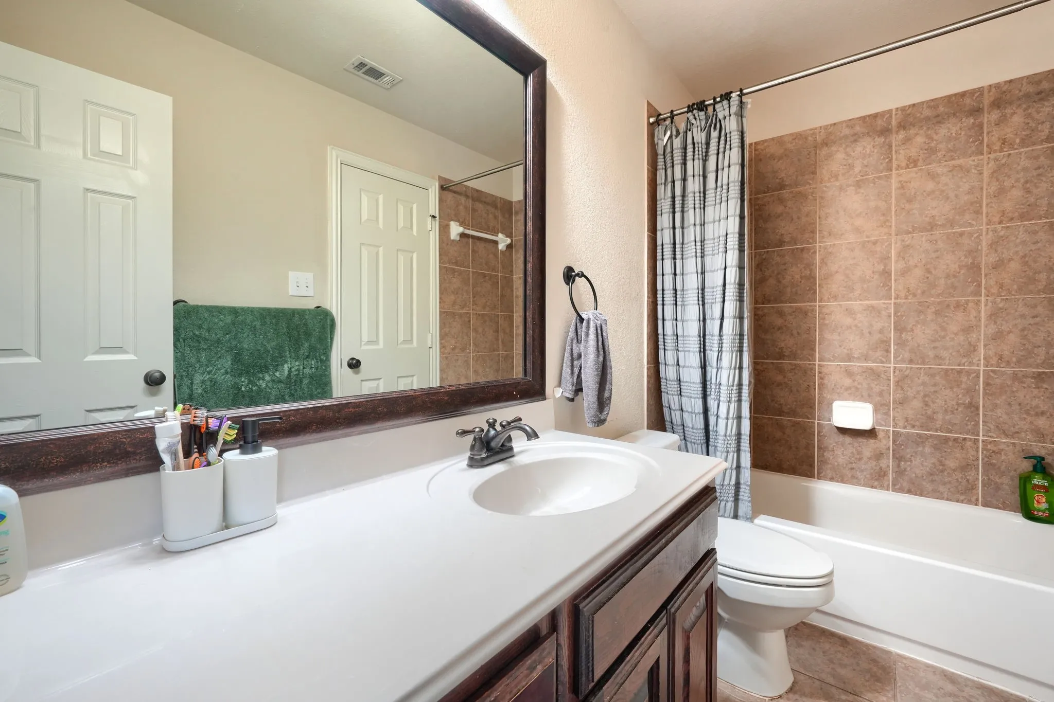 Single Family Residence For Rent in Collin County , 10510 Toffenham Drive, Frisco, Texas 75035, 4 Bedroom, 4 Bathroom, 2 Garage spaces, 3,823 Sqft, built in 2010, mls#21386377, Real Estate Agent in Frisco, Homes For Rent in Collin county, Homes For Rent in Frisco, Realtor in Frisco Texas, Real Estate Brokerage Independent Realty Texas, Luminita Cordes Realtor