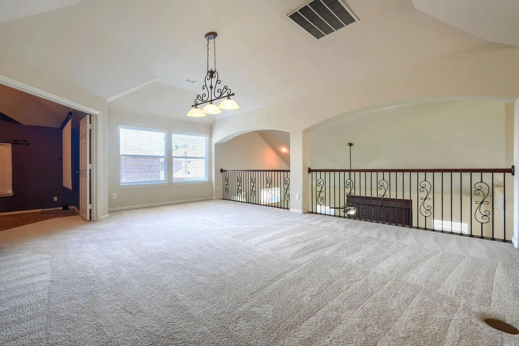 Single Family Residence For Rent in Collin County , 10510 Toffenham Drive, Frisco, Texas 75035, 4 Bedroom, 4 Bathroom, 2 Garage spaces, 3,823 Sqft, built in 2010, mls#21386377, Real Estate Agent in Frisco, Homes For Rent in Collin county, Homes For Rent in Frisco, Realtor in Frisco Texas, Real Estate Brokerage Independent Realty Texas, Luminita Cordes Realtor