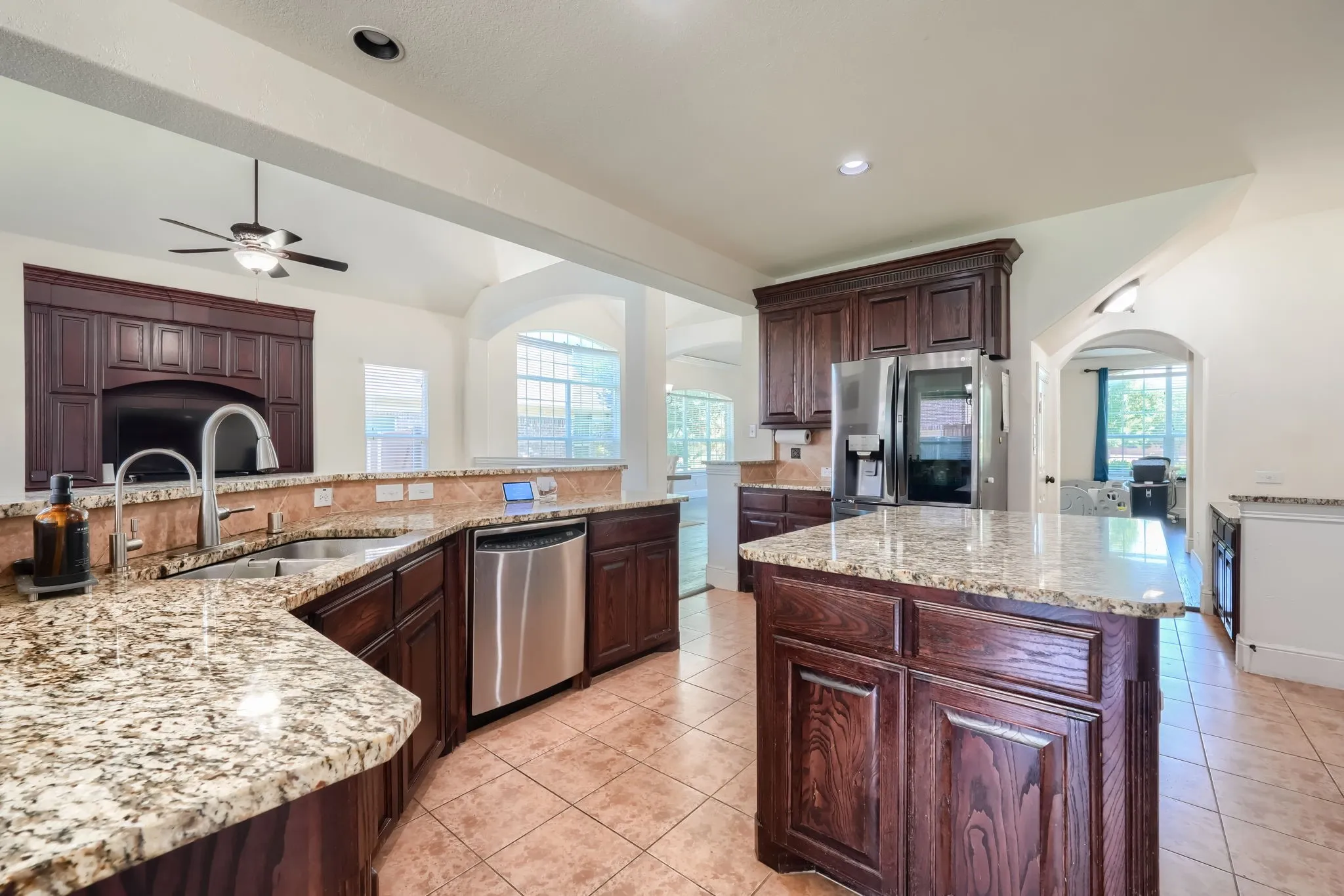 Single Family Residence For Rent in Collin County , 10510 Toffenham Drive, Frisco, Texas 75035, 4 Bedroom, 4 Bathroom, 2 Garage spaces, 3,823 Sqft, built in 2010, mls#21386377, Real Estate Agent in Frisco, Homes For Rent in Collin county, Homes For Rent in Frisco, Realtor in Frisco Texas, Real Estate Brokerage Independent Realty Texas, Luminita Cordes Realtor