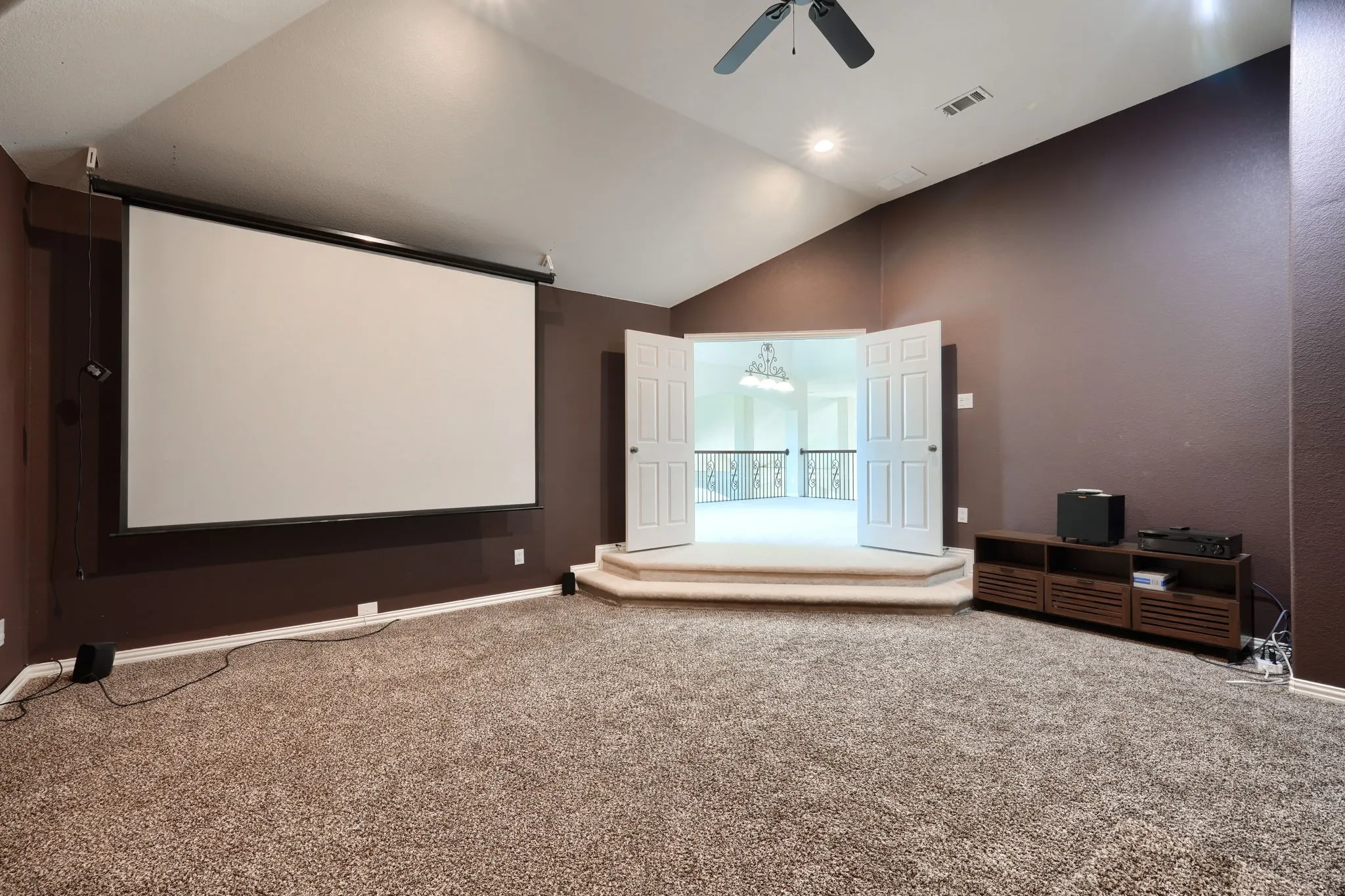 Single Family Residence For Rent in Collin County , 10510 Toffenham Drive, Frisco, Texas 75035, 4 Bedroom, 4 Bathroom, 2 Garage spaces, 3,823 Sqft, built in 2010, mls#21386377, Real Estate Agent in Frisco, Homes For Rent in Collin county, Homes For Rent in Frisco, Realtor in Frisco Texas, Real Estate Brokerage Independent Realty Texas, Luminita Cordes Realtor