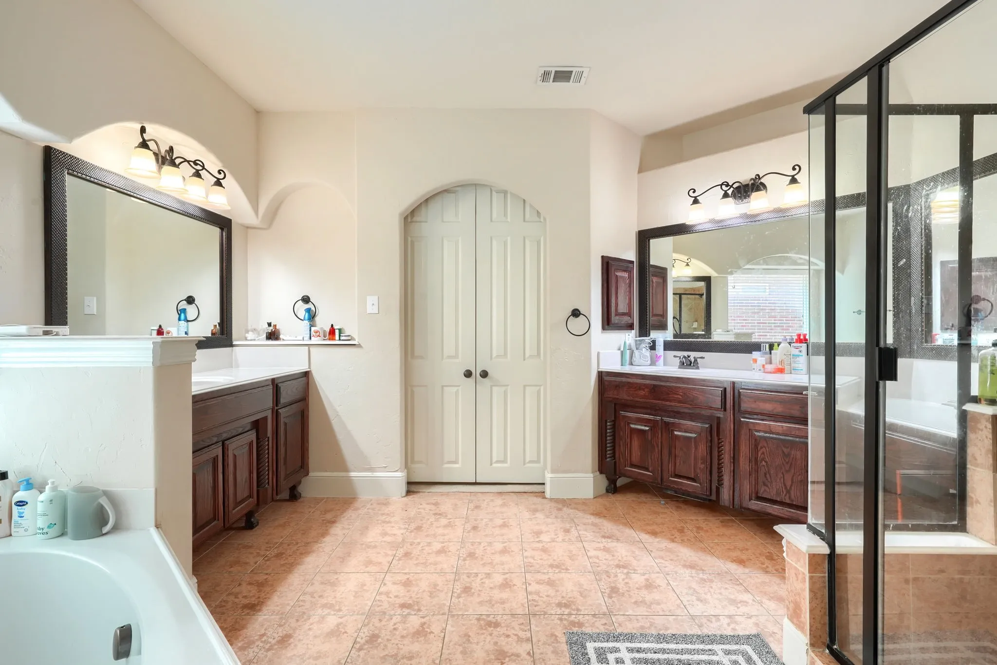 Single Family Residence For Rent in Collin County , 10510 Toffenham Drive, Frisco, Texas 75035, 4 Bedroom, 4 Bathroom, 2 Garage spaces, 3,823 Sqft, built in 2010, mls#21386377, Real Estate Agent in Frisco, Homes For Rent in Collin county, Homes For Rent in Frisco, Realtor in Frisco Texas, Real Estate Brokerage Independent Realty Texas, Luminita Cordes Realtor