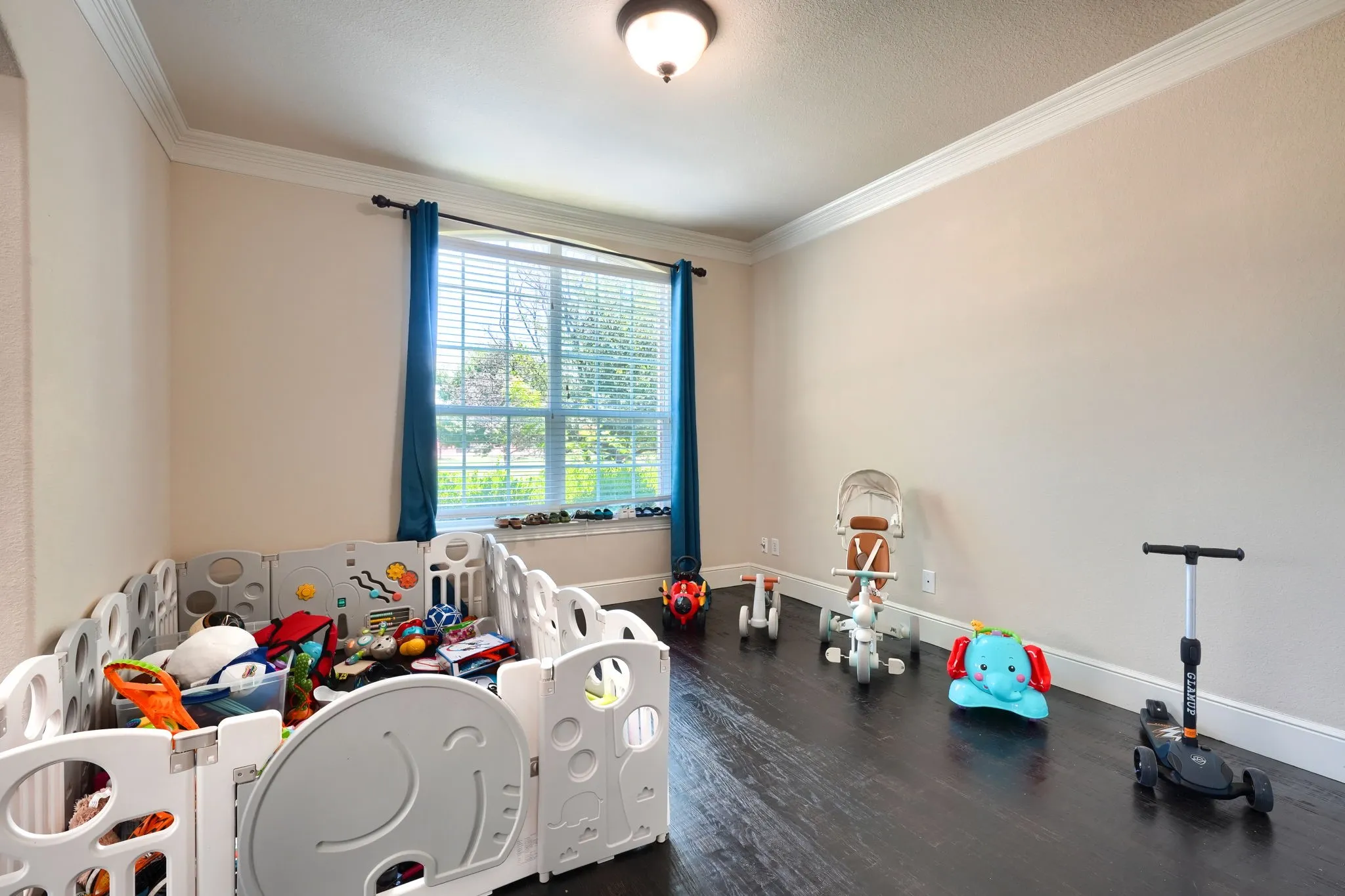 Single Family Residence For Rent in Collin County , 10510 Toffenham Drive, Frisco, Texas 75035, 4 Bedroom, 4 Bathroom, 2 Garage spaces, 3,823 Sqft, built in 2010, mls#21386377, Real Estate Agent in Frisco, Homes For Rent in Collin county, Homes For Rent in Frisco, Realtor in Frisco Texas, Real Estate Brokerage Independent Realty Texas, Luminita Cordes Realtor