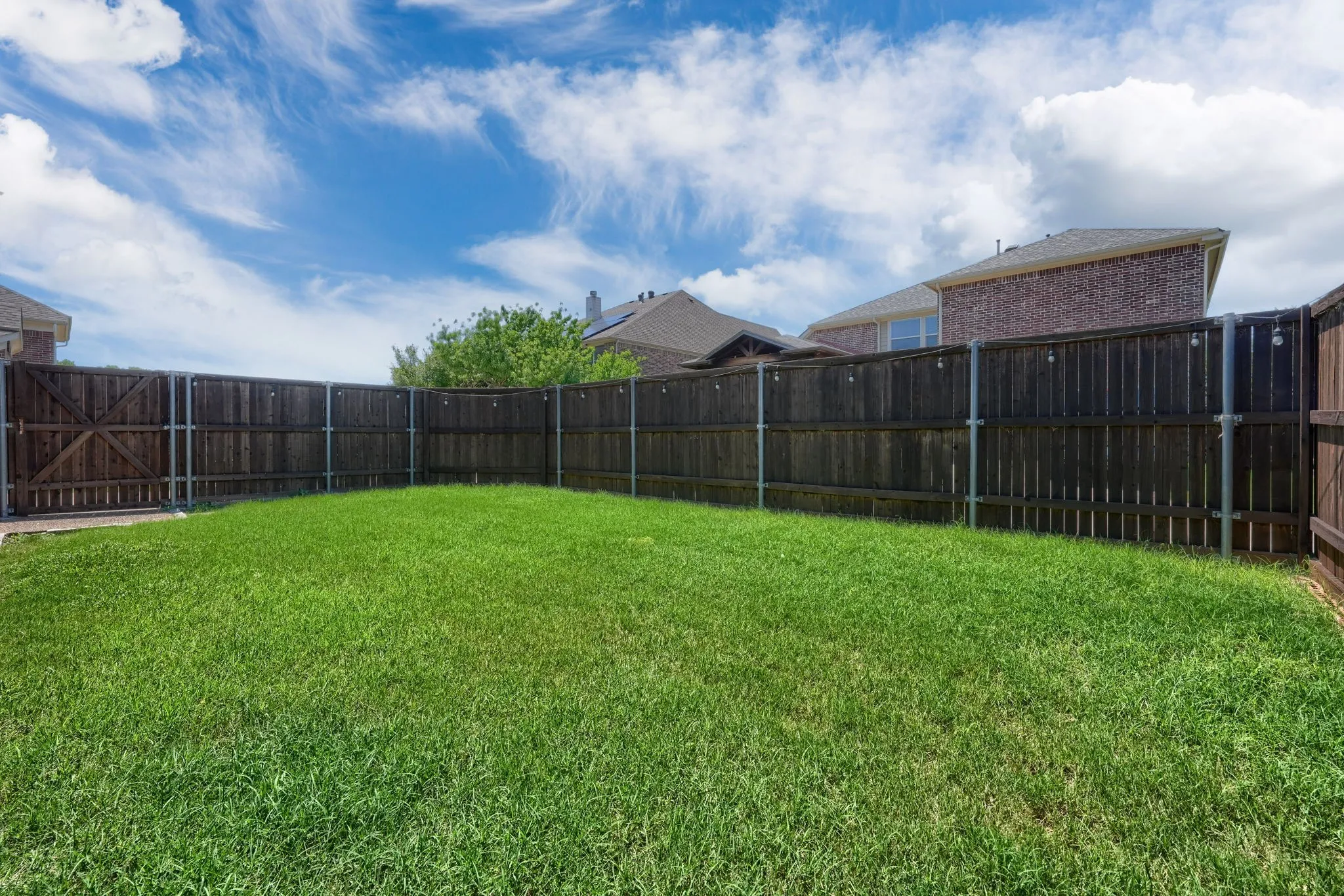 Single Family Residence For Rent in Collin County , 10510 Toffenham Drive, Frisco, Texas 75035, 4 Bedroom, 4 Bathroom, 2 Garage spaces, 3,823 Sqft, built in 2010, mls#21386377, Real Estate Agent in Frisco, Homes For Rent in Collin county, Homes For Rent in Frisco, Realtor in Frisco Texas, Real Estate Brokerage Independent Realty Texas, Luminita Cordes Realtor