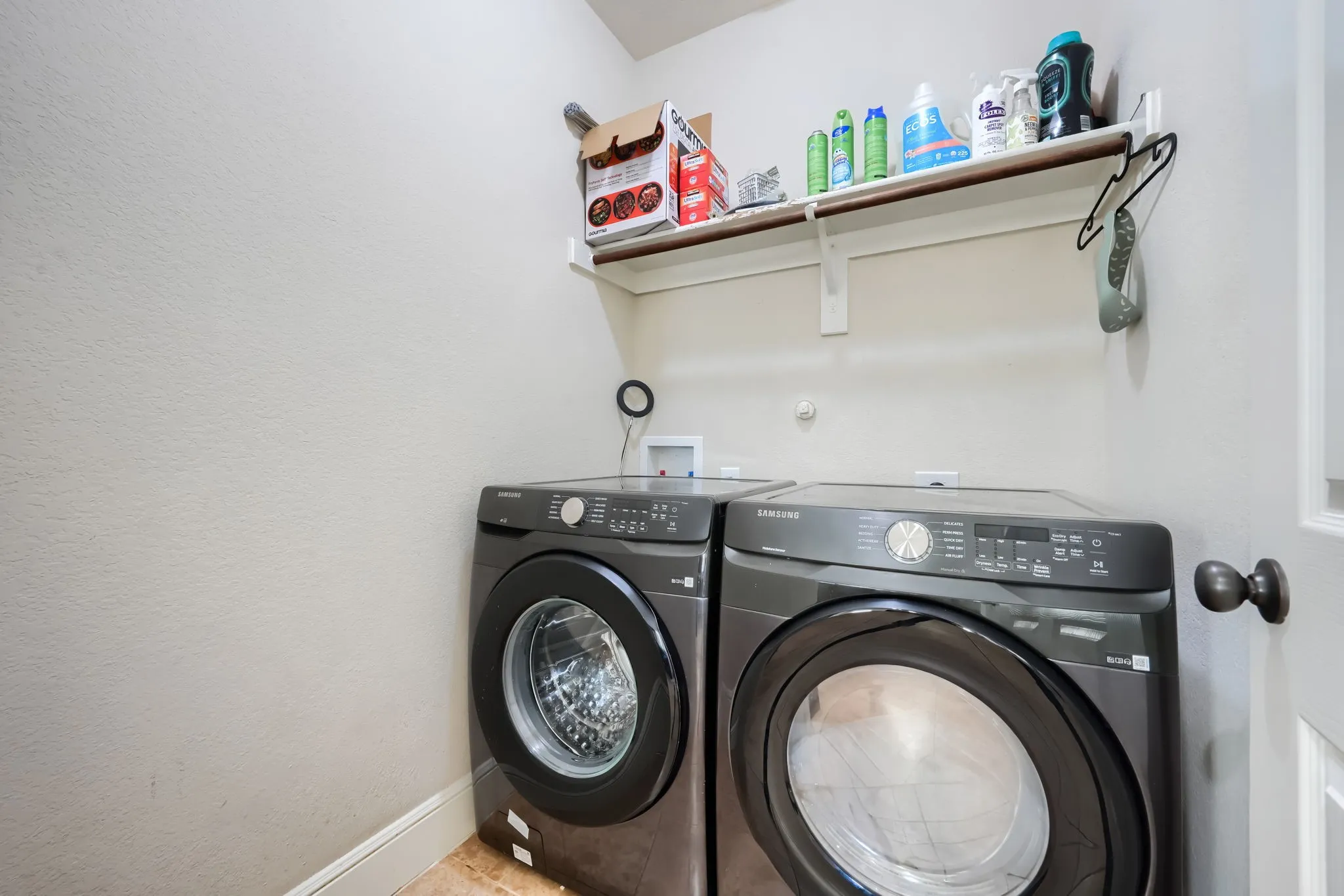 Single Family Residence For Rent in Collin County , 10510 Toffenham Drive, Frisco, Texas 75035, 4 Bedroom, 4 Bathroom, 2 Garage spaces, 3,823 Sqft, built in 2010, mls#21386377, Real Estate Agent in Frisco, Homes For Rent in Collin county, Homes For Rent in Frisco, Realtor in Frisco Texas, Real Estate Brokerage Independent Realty Texas, Luminita Cordes Realtor