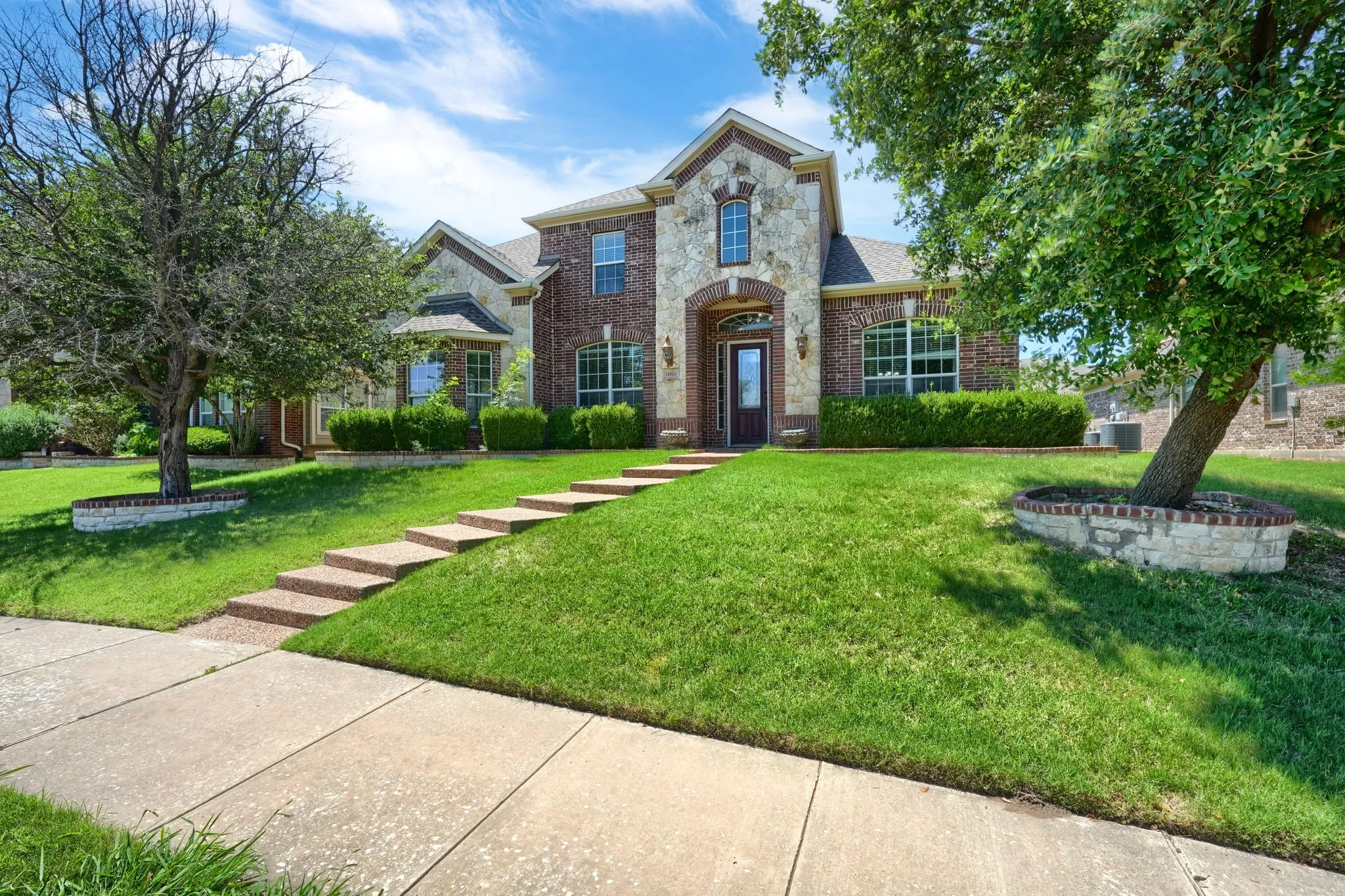 Single Family Residence For Rent in Collin County , 10510 Toffenham Drive, Frisco, Texas 75035, 4 Bedroom, 4 Bathroom, 2 Garage spaces, 3,823 Sqft, built in 2010, mls#21386377, Real Estate Agent in Frisco, Homes For Rent in Collin county, Homes For Rent in Frisco, Realtor in Frisco Texas, Real Estate Brokerage Independent Realty Texas, Luminita Cordes Realtor