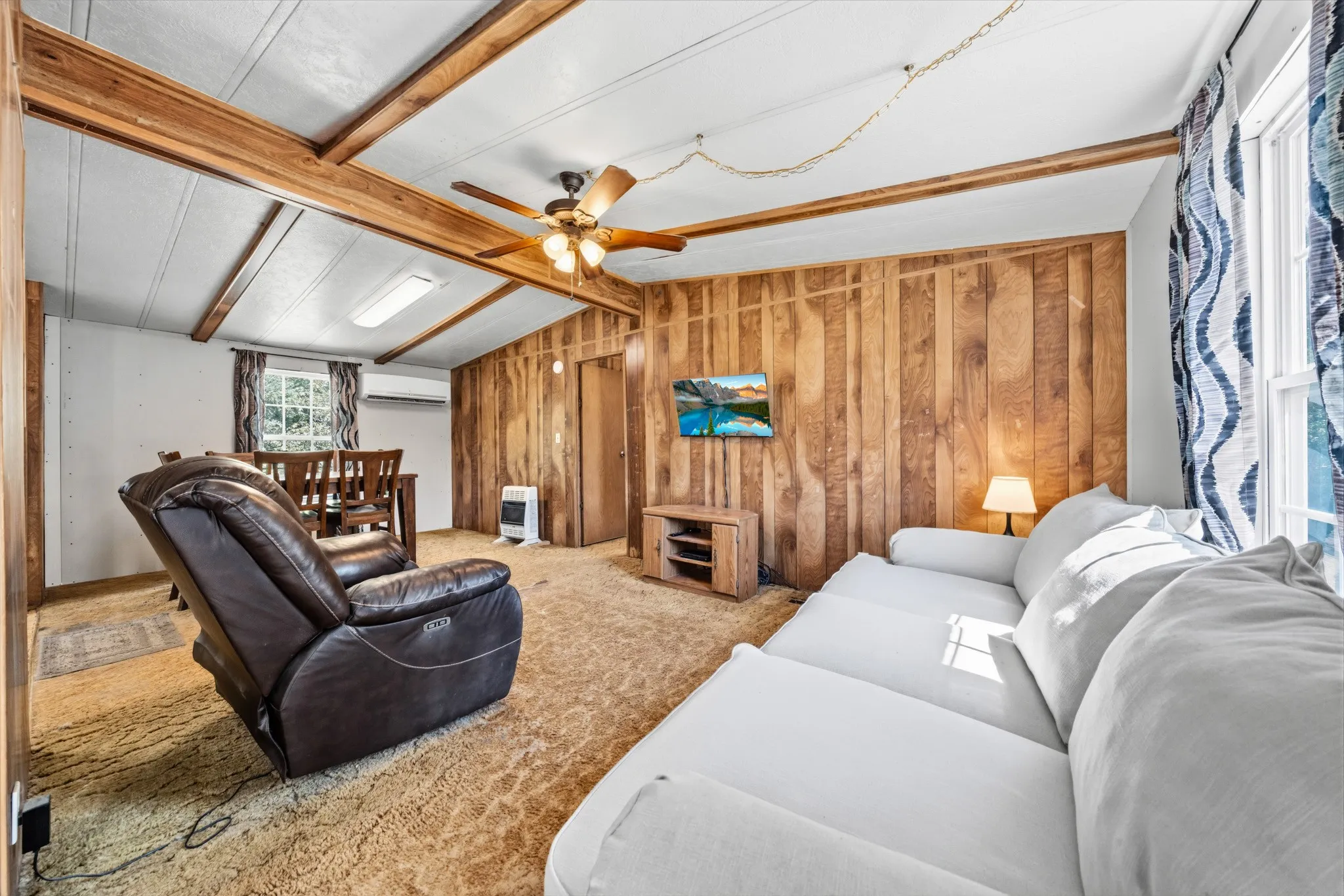 Manufactured Home For Sale in Hill County , 275 Hill County Road 4431, Itasca, Texas 76055, 3 Bedroom, 2 Bathroom, 4 Garage spaces, 1,520 Sqft, built in 1982, mls#21382477, Real Estate Agent in Itasca, Homes For Sale in Hill county, Homes For Sale in Itasca, Realtor in Itasca Texas, Real Estate Brokerage Independent Realty Texas, Luminita Cordes Realtor