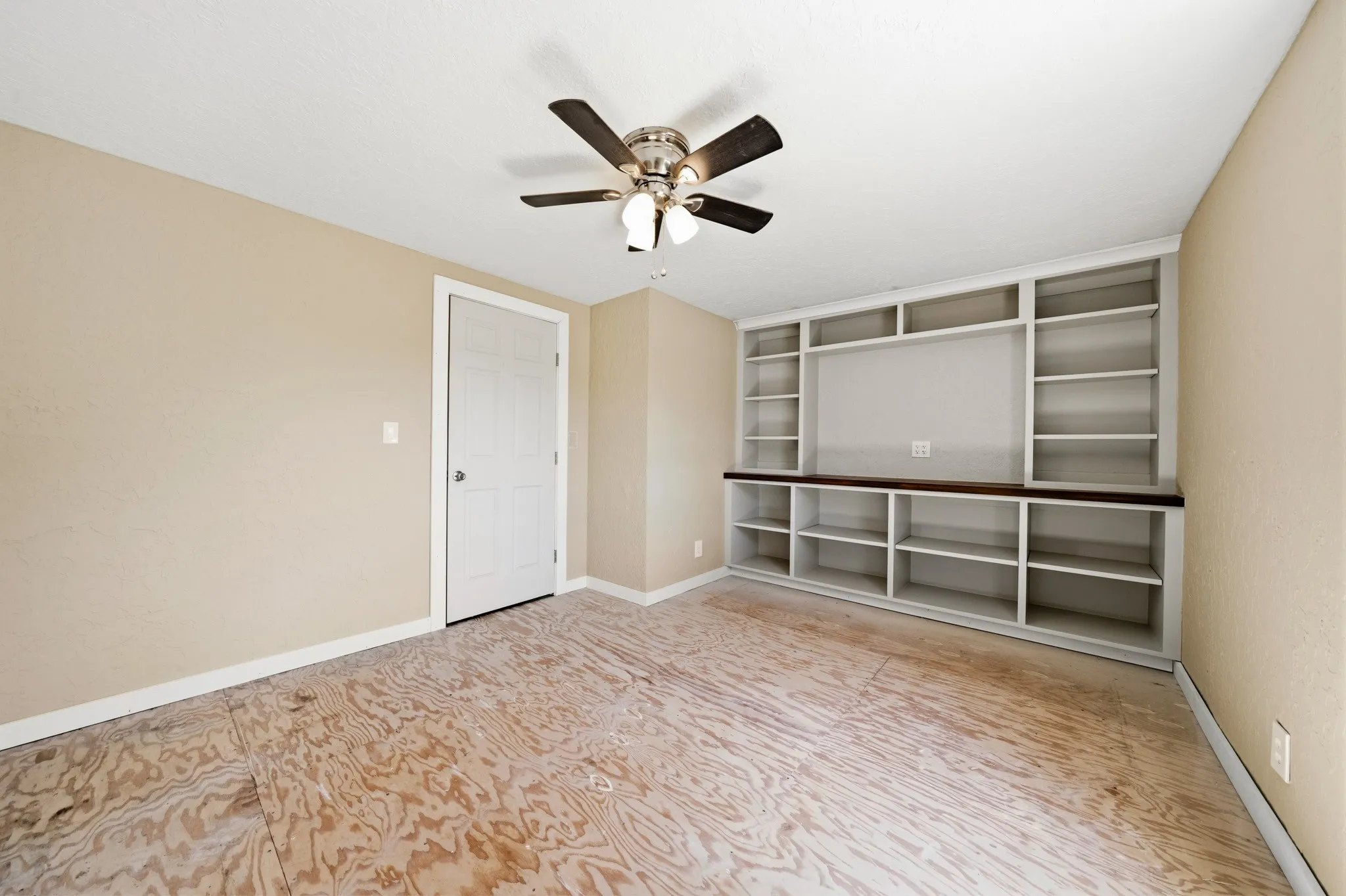 Manufactured Home For Sale in Hill County , 275 Hill County Road 4431, Itasca, Texas 76055, 3 Bedroom, 2 Bathroom, 4 Garage spaces, 1,520 Sqft, built in 1982, mls#21382477, Real Estate Agent in Itasca, Homes For Sale in Hill county, Homes For Sale in Itasca, Realtor in Itasca Texas, Real Estate Brokerage Independent Realty Texas, Luminita Cordes Realtor