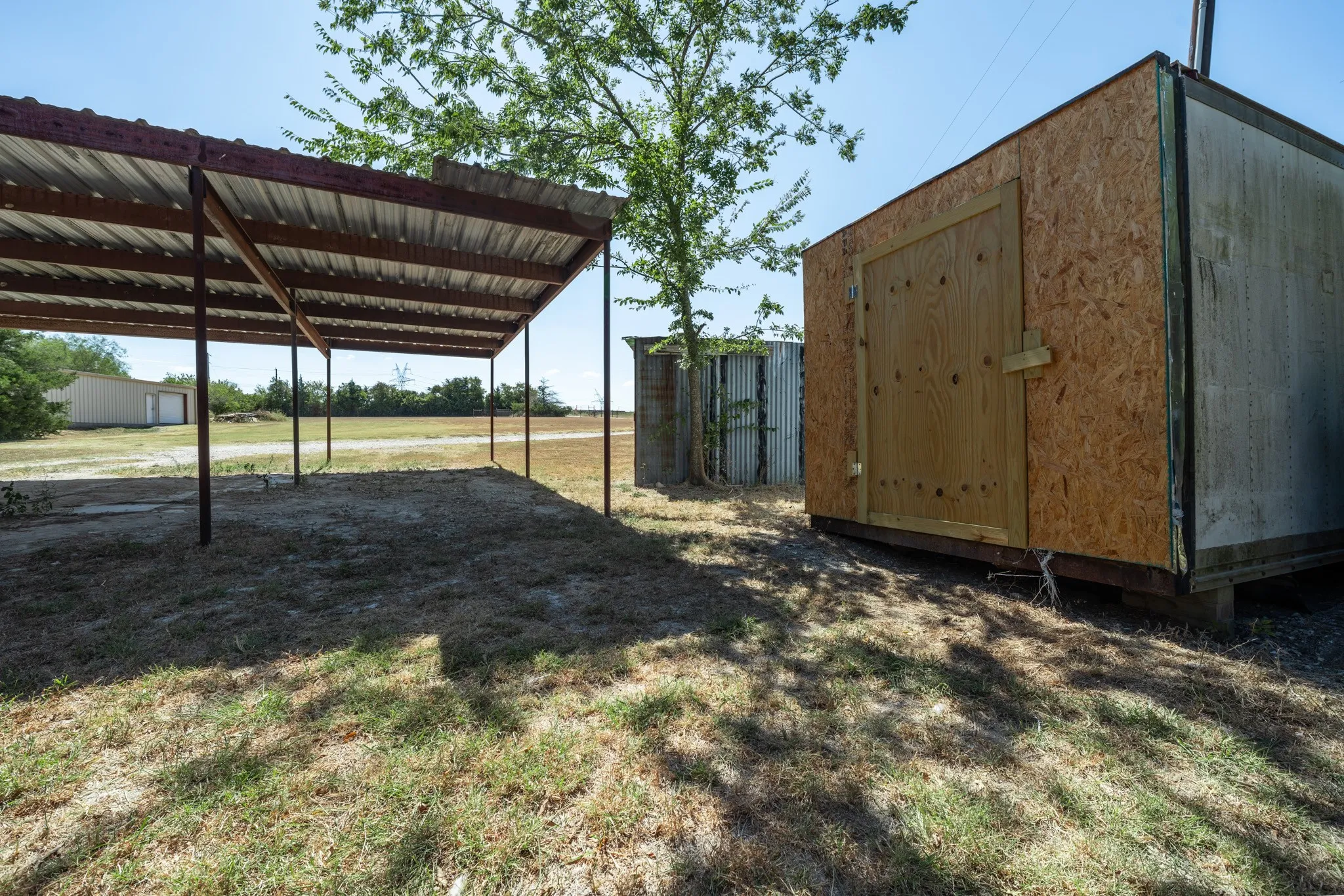Manufactured Home For Sale in Hill County , 275 Hill County Road 4431, Itasca, Texas 76055, 3 Bedroom, 2 Bathroom, 4 Garage spaces, 1,520 Sqft, built in 1982, mls#21382477, Real Estate Agent in Itasca, Homes For Sale in Hill county, Homes For Sale in Itasca, Realtor in Itasca Texas, Real Estate Brokerage Independent Realty Texas, Luminita Cordes Realtor
