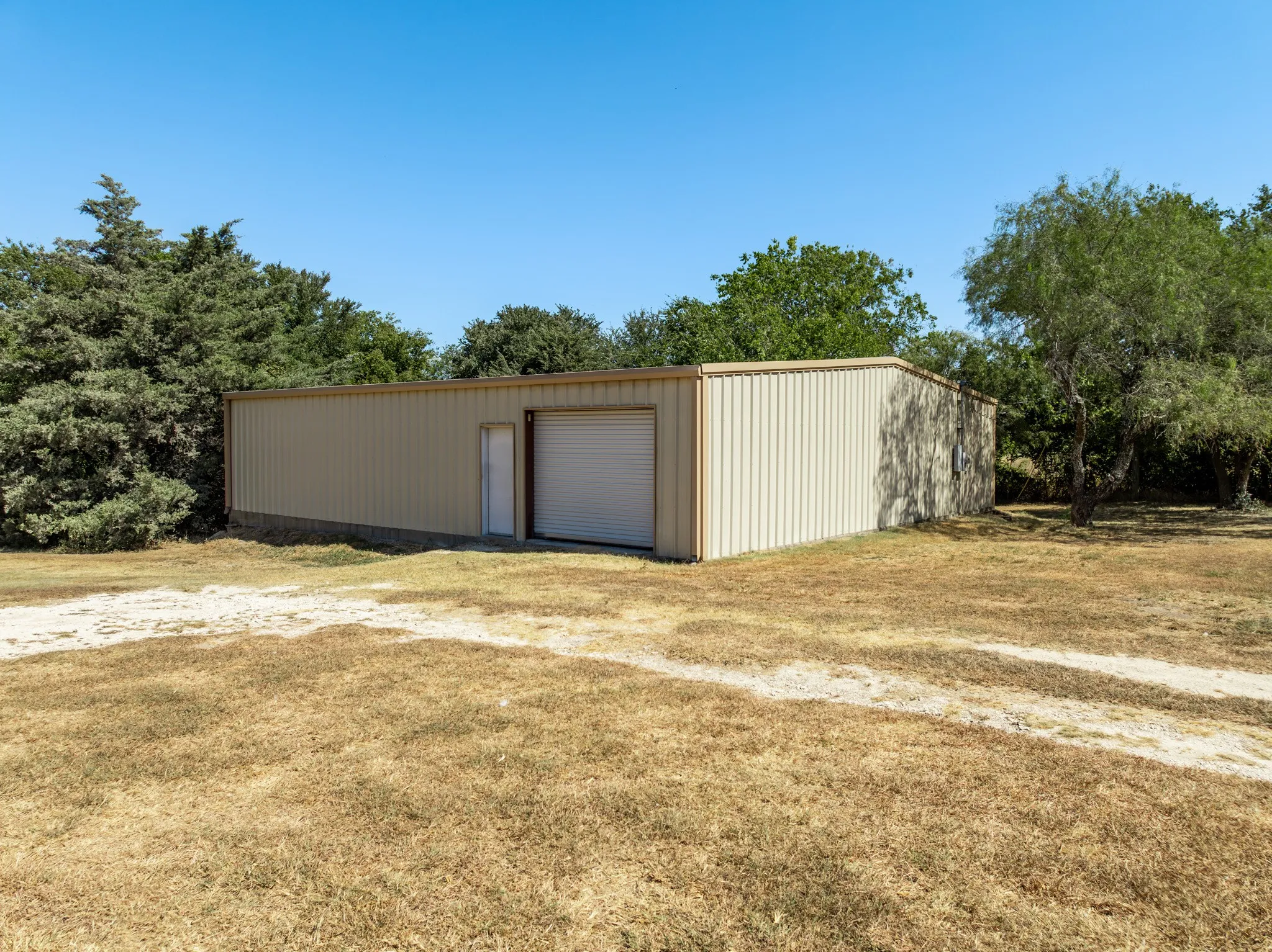 Manufactured Home For Sale in Hill County , 275 Hill County Road 4431, Itasca, Texas 76055, 3 Bedroom, 2 Bathroom, 4 Garage spaces, 1,520 Sqft, built in 1982, mls#21382477, Real Estate Agent in Itasca, Homes For Sale in Hill county, Homes For Sale in Itasca, Realtor in Itasca Texas, Real Estate Brokerage Independent Realty Texas, Luminita Cordes Realtor
