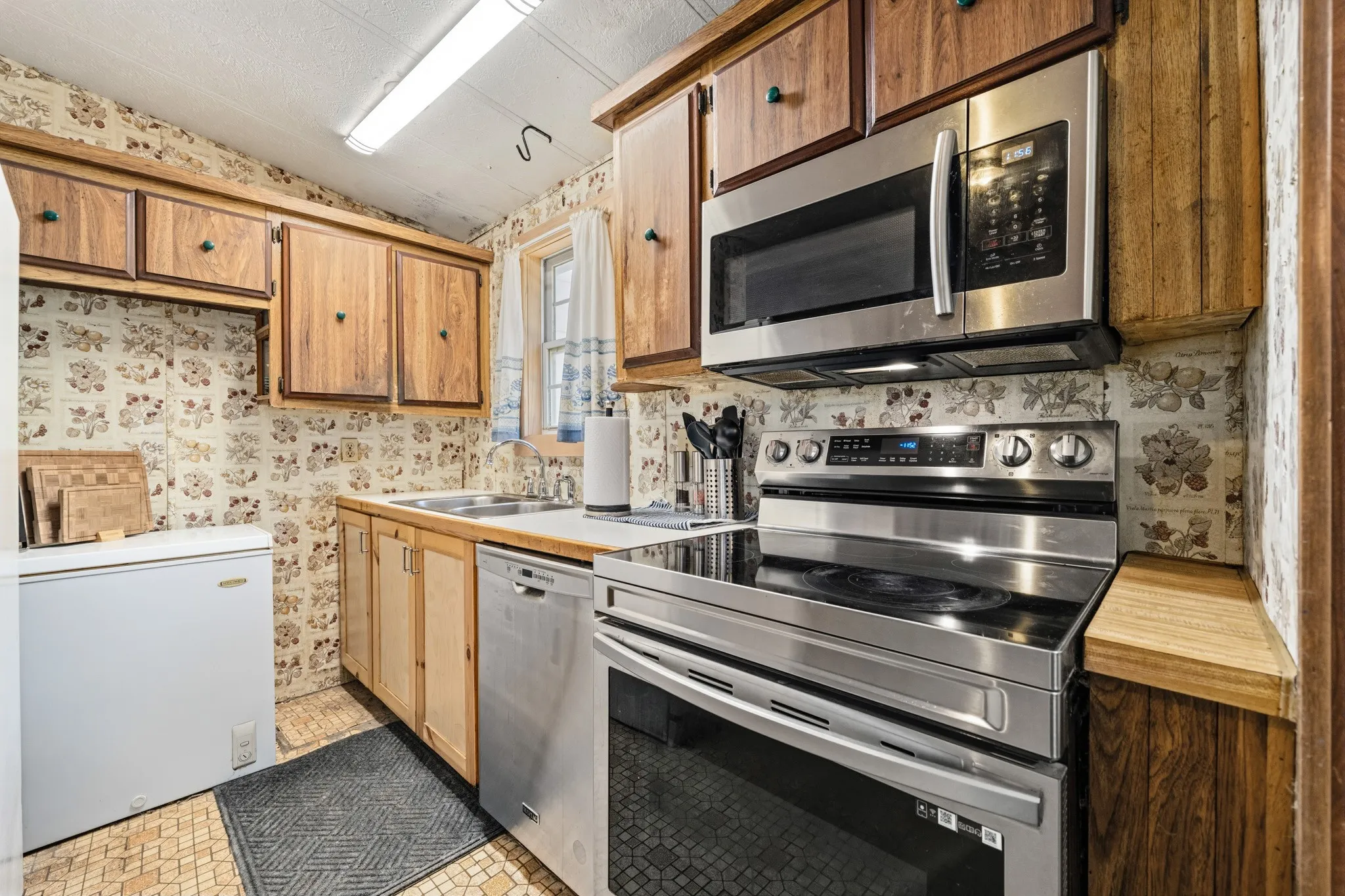 Manufactured Home For Sale in Hill County , 275 Hill County Road 4431, Itasca, Texas 76055, 3 Bedroom, 2 Bathroom, 4 Garage spaces, 1,520 Sqft, built in 1982, mls#21382477, Real Estate Agent in Itasca, Homes For Sale in Hill county, Homes For Sale in Itasca, Realtor in Itasca Texas, Real Estate Brokerage Independent Realty Texas, Luminita Cordes Realtor