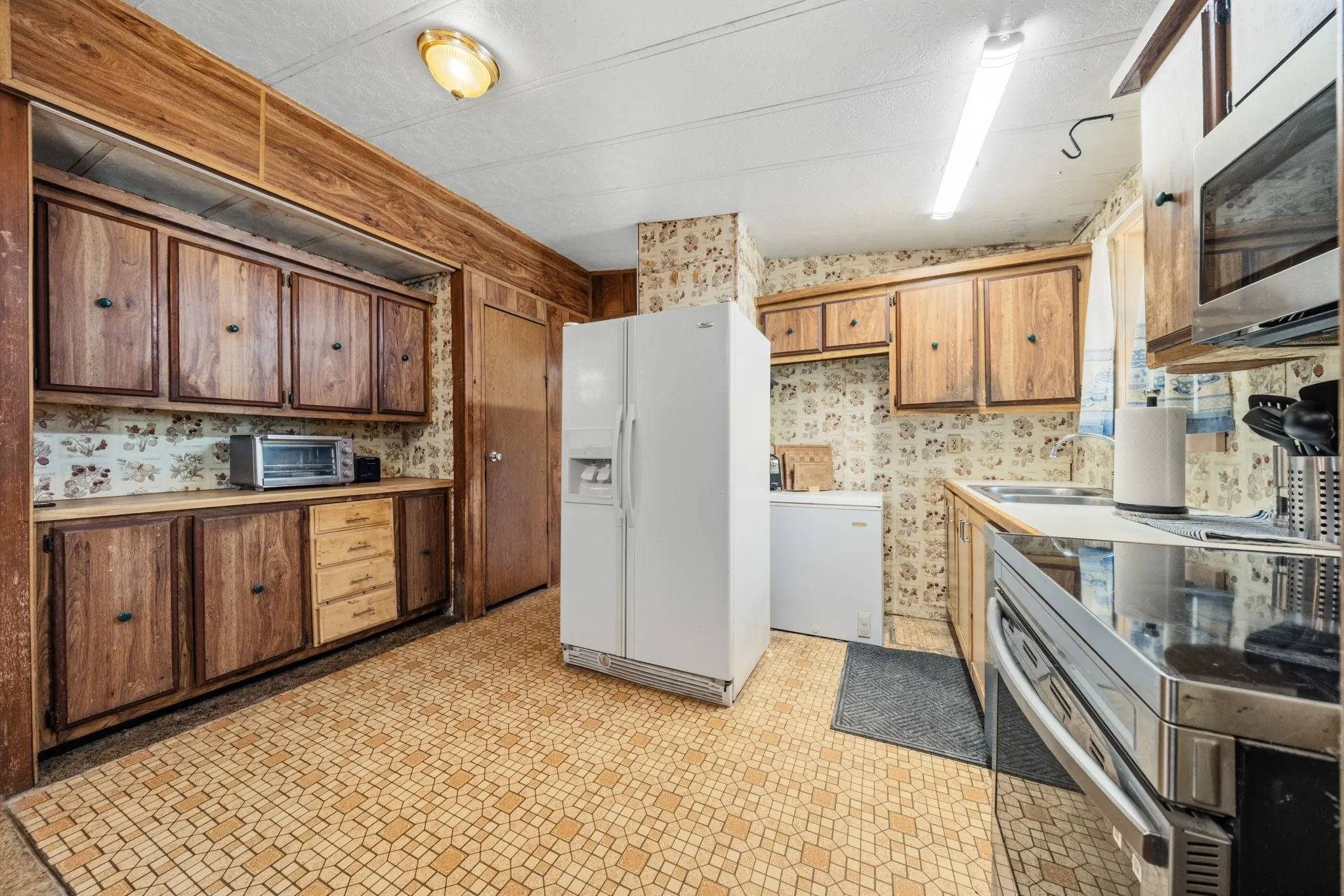 Manufactured Home For Sale in Hill County , 275 Hill County Road 4431, Itasca, Texas 76055, 3 Bedroom, 2 Bathroom, 4 Garage spaces, 1,520 Sqft, built in 1982, mls#21382477, Real Estate Agent in Itasca, Homes For Sale in Hill county, Homes For Sale in Itasca, Realtor in Itasca Texas, Real Estate Brokerage Independent Realty Texas, Luminita Cordes Realtor