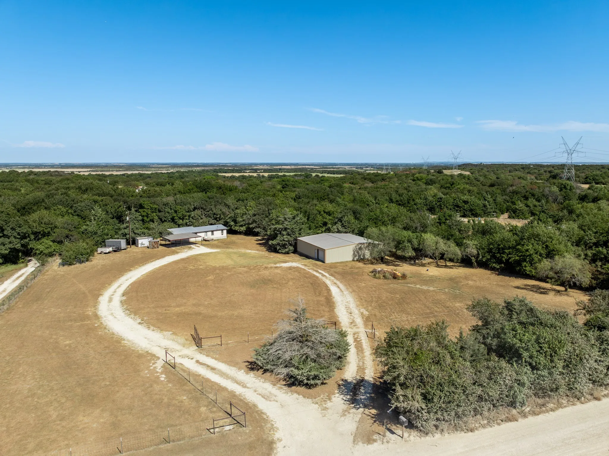 Manufactured Home For Sale in Hill County , 275 Hill County Road 4431, Itasca, Texas 76055, 3 Bedroom, 2 Bathroom, 4 Garage spaces, 1,520 Sqft, built in 1982, mls#21382477, Real Estate Agent in Itasca, Homes For Sale in Hill county, Homes For Sale in Itasca, Realtor in Itasca Texas, Real Estate Brokerage Independent Realty Texas, Luminita Cordes Realtor