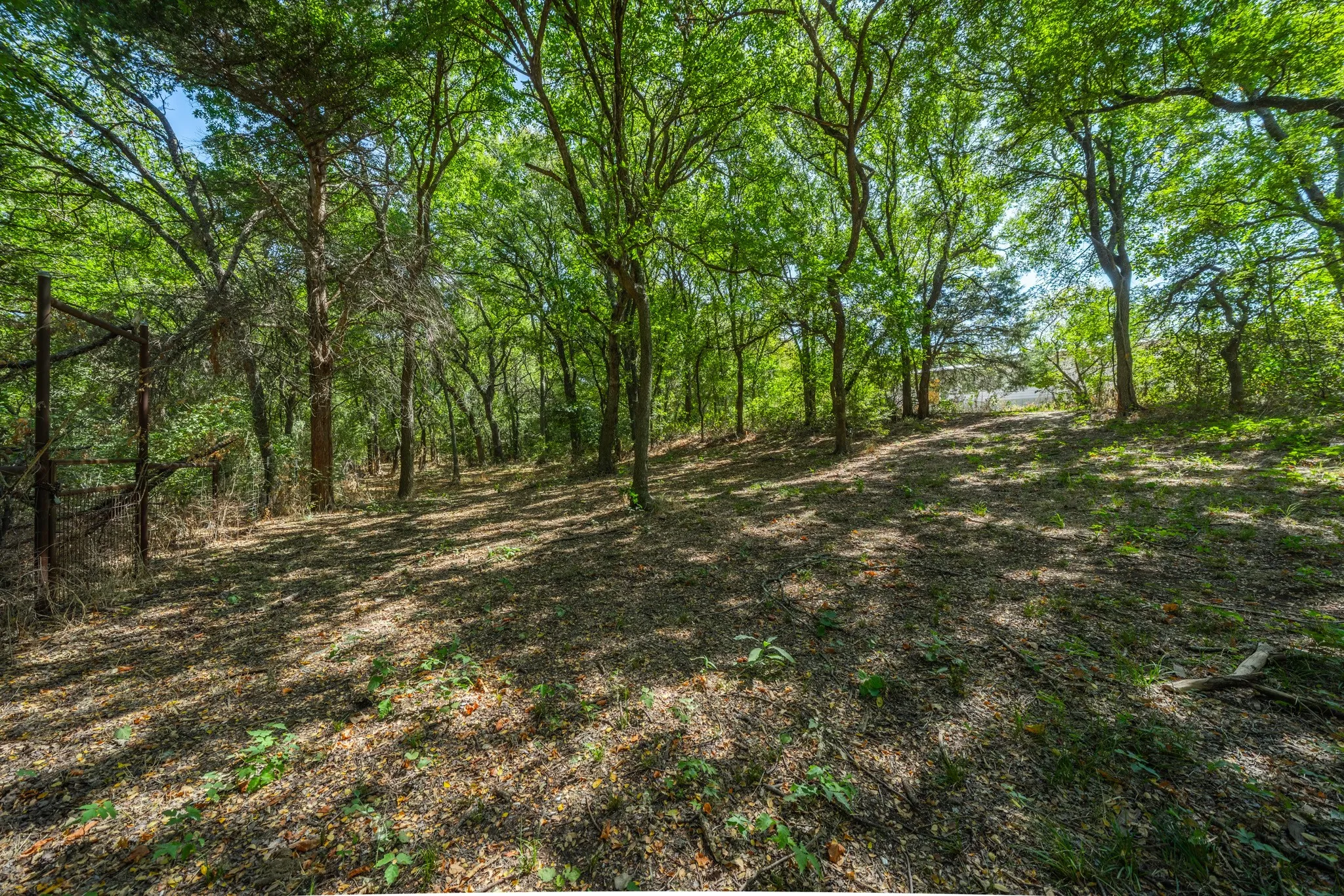 Manufactured Home For Sale in Hill County , 275 Hill County Road 4431, Itasca, Texas 76055, 3 Bedroom, 2 Bathroom, 4 Garage spaces, 1,520 Sqft, built in 1982, mls#21382477, Real Estate Agent in Itasca, Homes For Sale in Hill county, Homes For Sale in Itasca, Realtor in Itasca Texas, Real Estate Brokerage Independent Realty Texas, Luminita Cordes Realtor