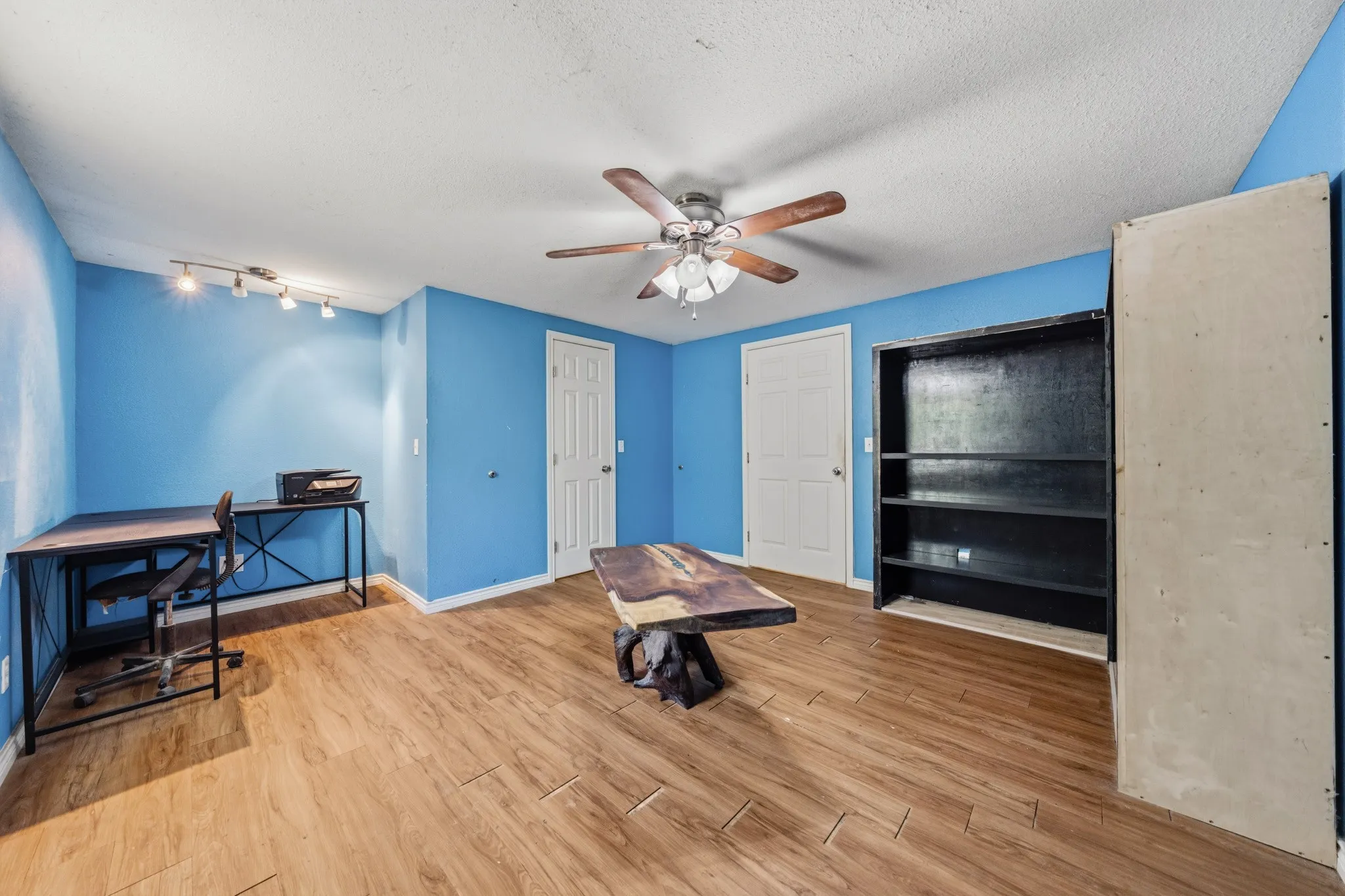 Manufactured Home For Sale in Hill County , 275 Hill County Road 4431, Itasca, Texas 76055, 3 Bedroom, 2 Bathroom, 4 Garage spaces, 1,520 Sqft, built in 1982, mls#21382477, Real Estate Agent in Itasca, Homes For Sale in Hill county, Homes For Sale in Itasca, Realtor in Itasca Texas, Real Estate Brokerage Independent Realty Texas, Luminita Cordes Realtor