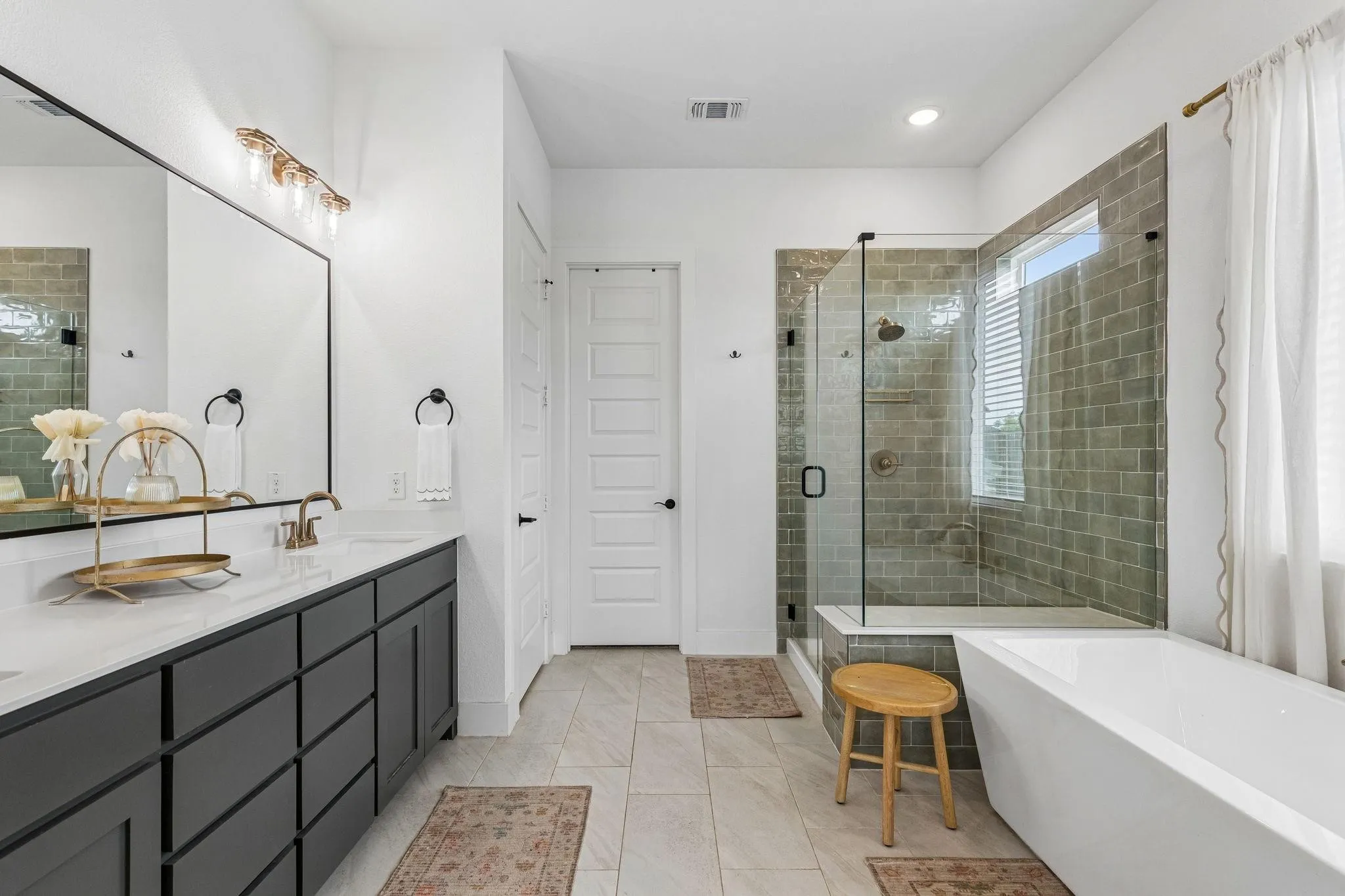 Single Family Residence For Rent in Parker County , 217 Observation Drive N, Aledo, Texas 76008, 4 Bedroom, 3 Bathroom, 2 Garage spaces, 2,386 Sqft, built in 2023, mls#21385798, Real Estate Agent in Aledo, Homes For Rent in Parker county, Homes For Rent in Aledo, Realtor in Aledo Texas, Real Estate Brokerage Independent Realty Texas, Luminita Cordes Realtor
