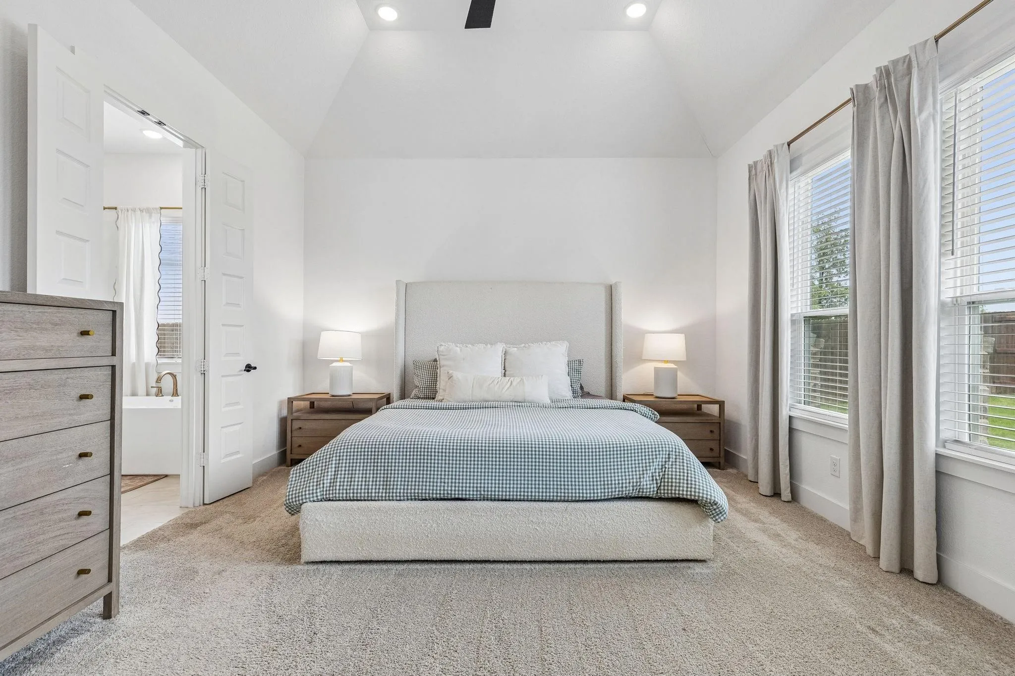 Single Family Residence For Rent in Parker County , 217 Observation Drive N, Aledo, Texas 76008, 4 Bedroom, 3 Bathroom, 2 Garage spaces, 2,386 Sqft, built in 2023, mls#21385798, Real Estate Agent in Aledo, Homes For Rent in Parker county, Homes For Rent in Aledo, Realtor in Aledo Texas, Real Estate Brokerage Independent Realty Texas, Luminita Cordes Realtor
