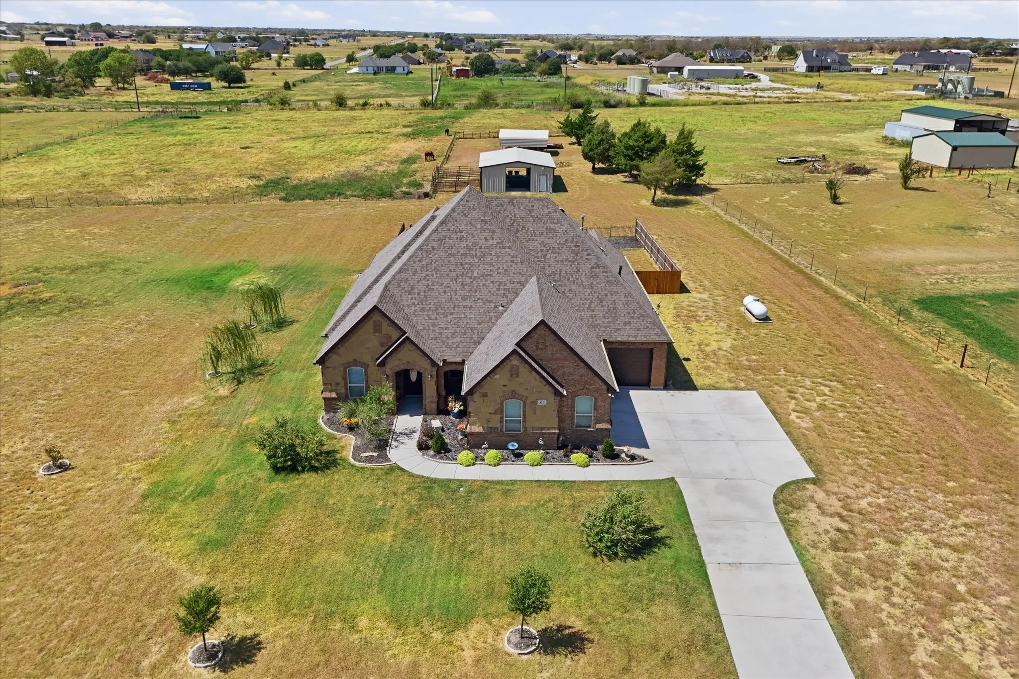 Single Family Residence For Sale in Wise County , 453 Kincannon Lane, Rhome, Texas 76078, 3 Bedroom, 3 Bathroom, 3 Garage spaces, 2,834 Sqft, built in 2016, mls#21385896, Real Estate Agent in Rhome, Homes For Sale in Wise county, Homes For Sale in Rhome, Realtor in Rhome Texas, Real Estate Brokerage Independent Realty Texas, Luminita Cordes Realtor