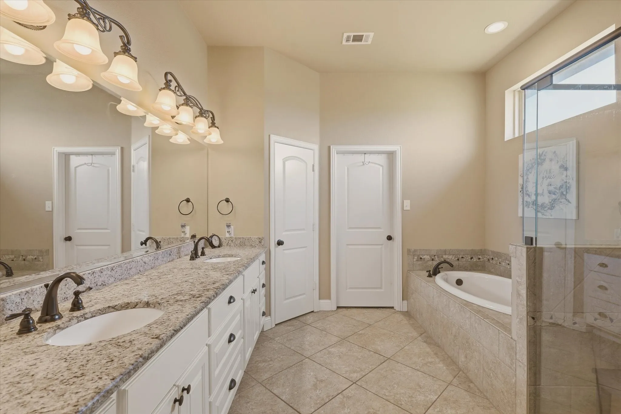Single Family Residence For Sale in Wise County , 453 Kincannon Lane, Rhome, Texas 76078, 3 Bedroom, 3 Bathroom, 3 Garage spaces, 2,834 Sqft, built in 2016, mls#21385896, Real Estate Agent in Rhome, Homes For Sale in Wise county, Homes For Sale in Rhome, Realtor in Rhome Texas, Real Estate Brokerage Independent Realty Texas, Luminita Cordes Realtor