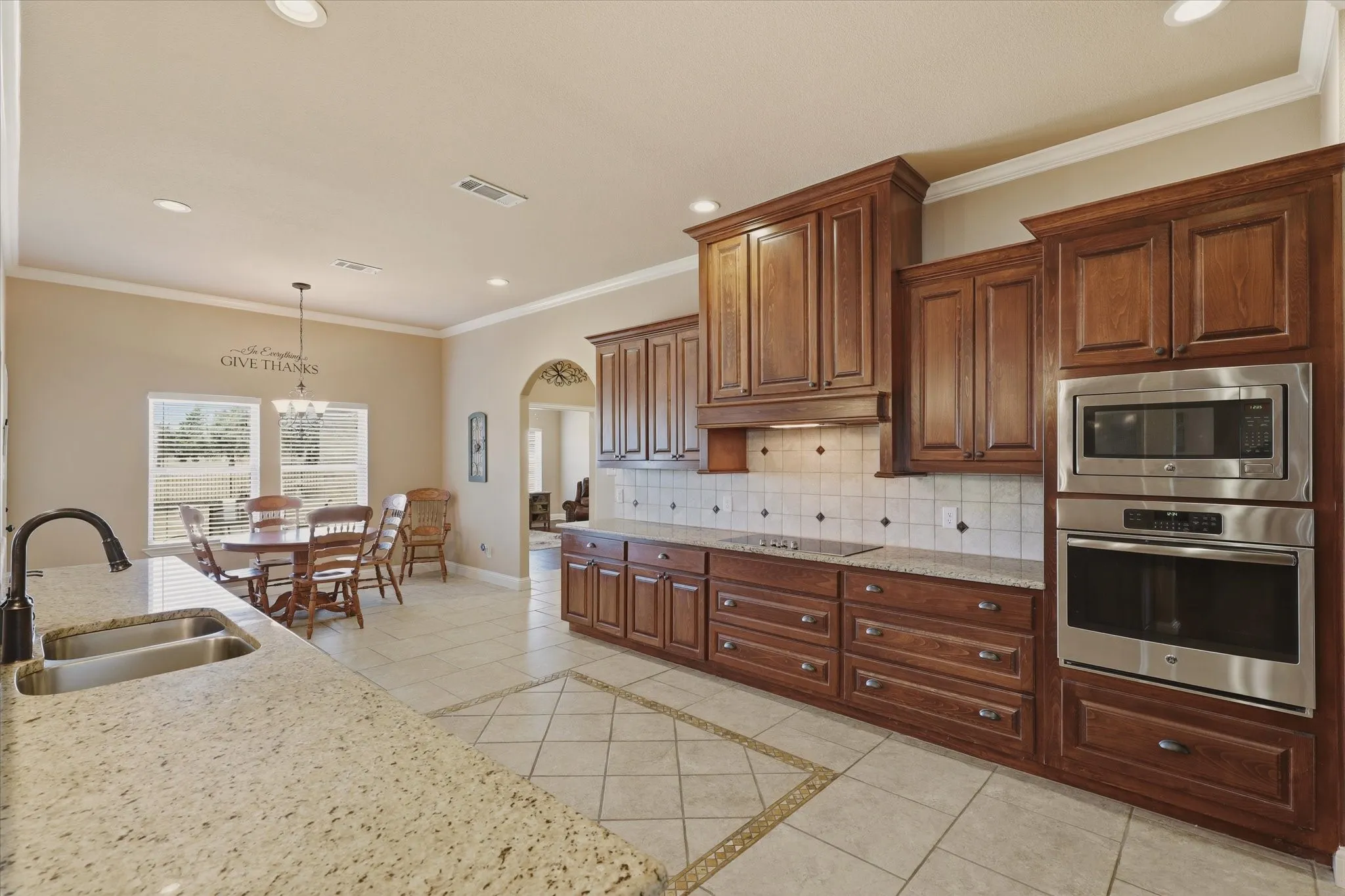 Single Family Residence For Sale in Wise County , 453 Kincannon Lane, Rhome, Texas 76078, 3 Bedroom, 3 Bathroom, 3 Garage spaces, 2,834 Sqft, built in 2016, mls#21385896, Real Estate Agent in Rhome, Homes For Sale in Wise county, Homes For Sale in Rhome, Realtor in Rhome Texas, Real Estate Brokerage Independent Realty Texas, Luminita Cordes Realtor