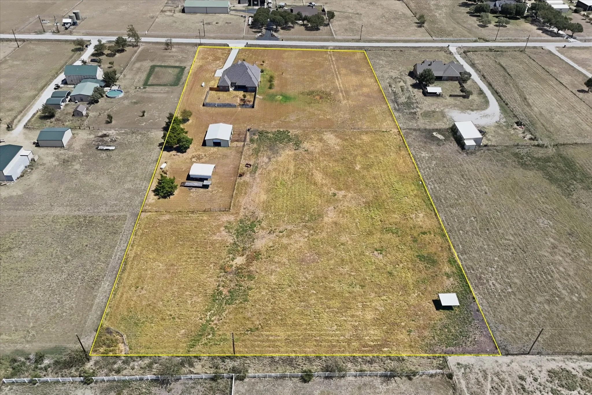 Single Family Residence For Sale in Wise County , 453 Kincannon Lane, Rhome, Texas 76078, 3 Bedroom, 3 Bathroom, 3 Garage spaces, 2,834 Sqft, built in 2016, mls#21385896, Real Estate Agent in Rhome, Homes For Sale in Wise county, Homes For Sale in Rhome, Realtor in Rhome Texas, Real Estate Brokerage Independent Realty Texas, Luminita Cordes Realtor