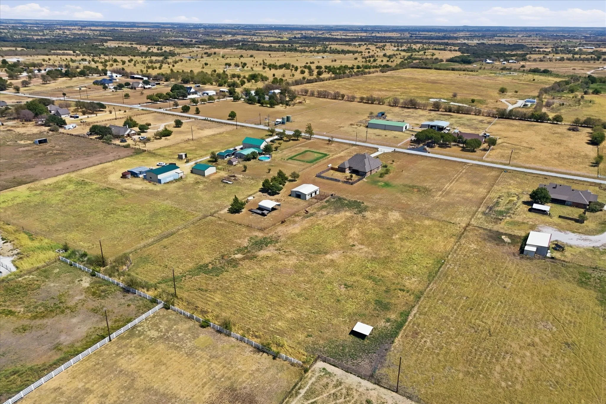 Single Family Residence For Sale in Wise County , 453 Kincannon Lane, Rhome, Texas 76078, 3 Bedroom, 3 Bathroom, 3 Garage spaces, 2,834 Sqft, built in 2016, mls#21385896, Real Estate Agent in Rhome, Homes For Sale in Wise county, Homes For Sale in Rhome, Realtor in Rhome Texas, Real Estate Brokerage Independent Realty Texas, Luminita Cordes Realtor