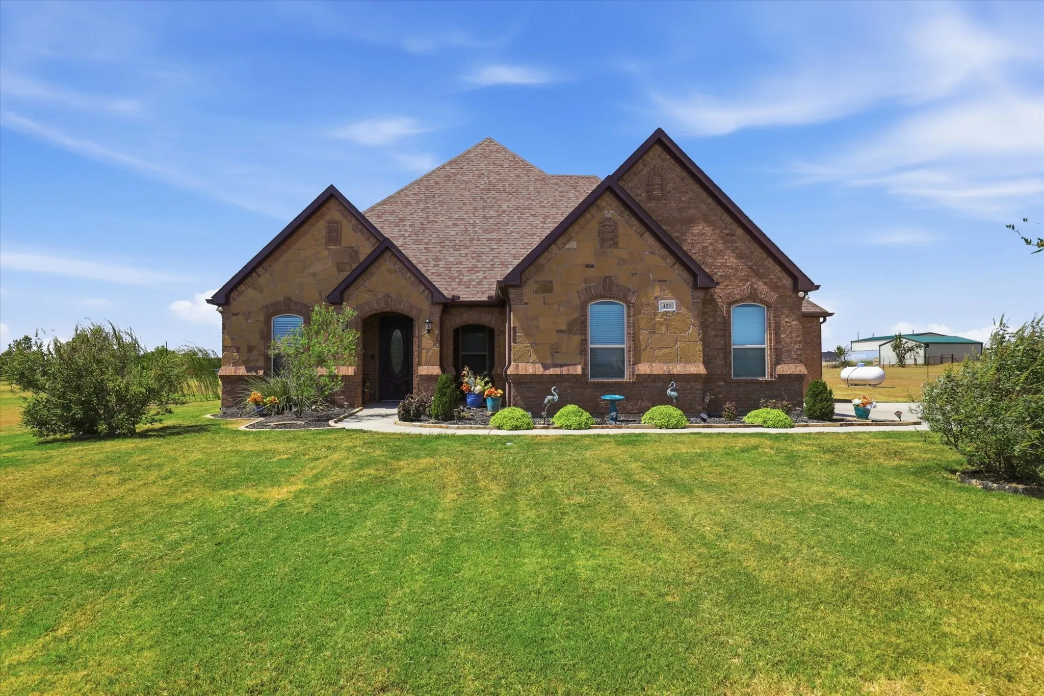 Single Family Residence For Sale in Wise County , 453 Kincannon Lane, Rhome, Texas 76078, 3 Bedroom, 3 Bathroom, 3 Garage spaces, 2,834 Sqft, built in 2016, mls#21385896, Real Estate Agent in Rhome, Homes For Sale in Wise county, Homes For Sale in Rhome, Realtor in Rhome Texas, Real Estate Brokerage Independent Realty Texas, Luminita Cordes Realtor