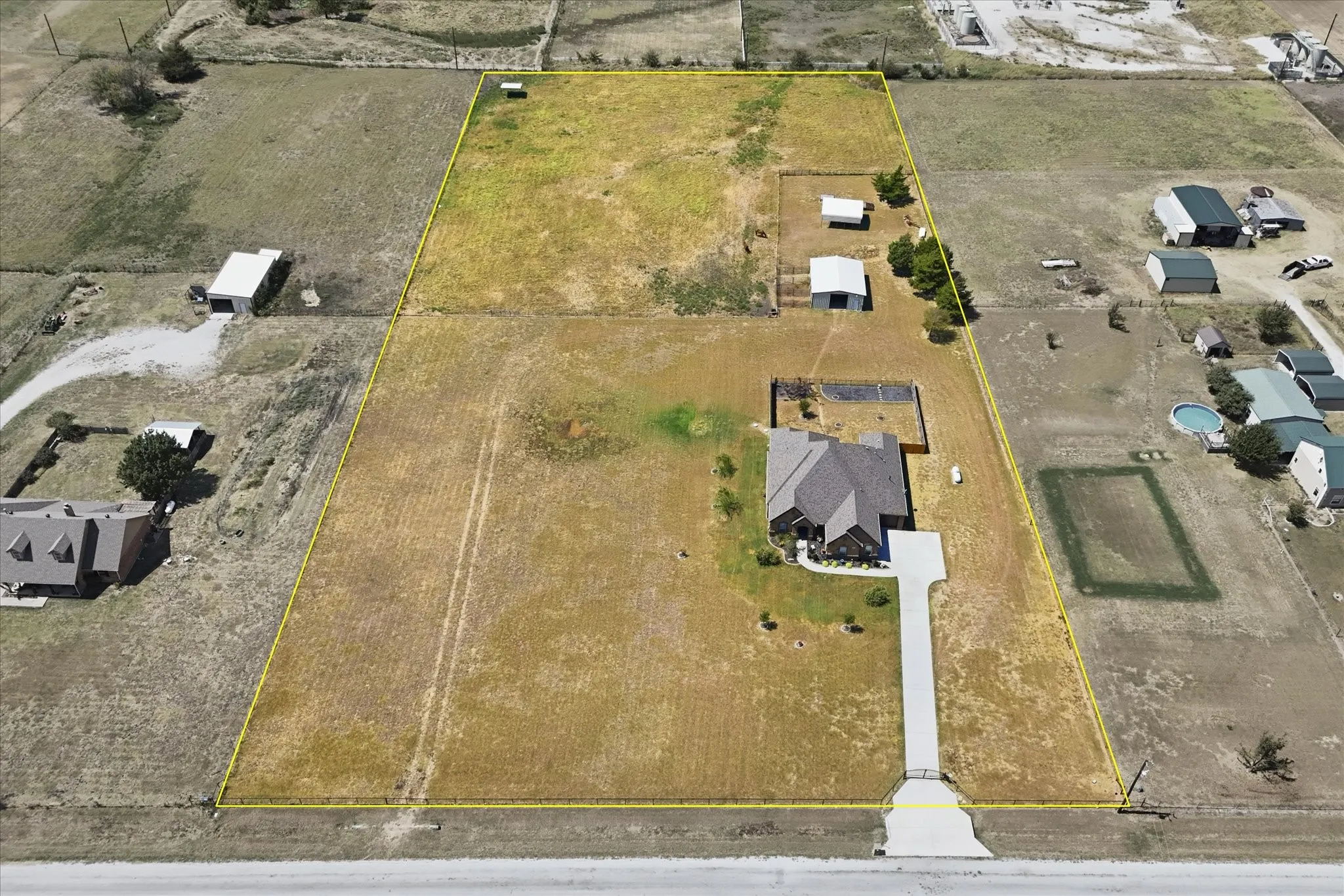 Single Family Residence For Sale in Wise County , 453 Kincannon Lane, Rhome, Texas 76078, 3 Bedroom, 3 Bathroom, 3 Garage spaces, 2,834 Sqft, built in 2016, mls#21385896, Real Estate Agent in Rhome, Homes For Sale in Wise county, Homes For Sale in Rhome, Realtor in Rhome Texas, Real Estate Brokerage Independent Realty Texas, Luminita Cordes Realtor