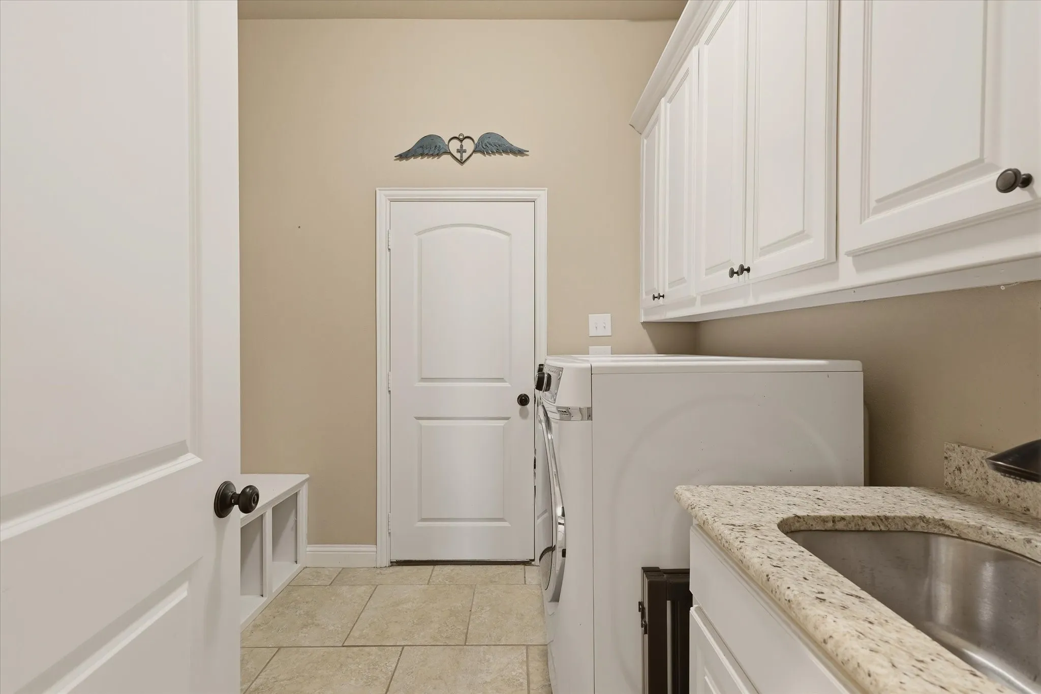 Single Family Residence For Sale in Wise County , 453 Kincannon Lane, Rhome, Texas 76078, 3 Bedroom, 3 Bathroom, 3 Garage spaces, 2,834 Sqft, built in 2016, mls#21385896, Real Estate Agent in Rhome, Homes For Sale in Wise county, Homes For Sale in Rhome, Realtor in Rhome Texas, Real Estate Brokerage Independent Realty Texas, Luminita Cordes Realtor