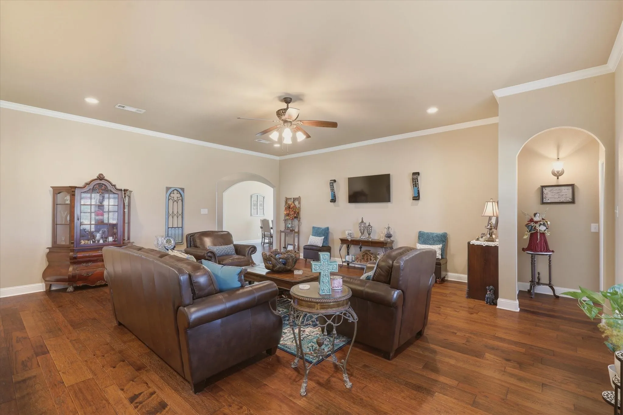 Single Family Residence For Sale in Wise County , 453 Kincannon Lane, Rhome, Texas 76078, 3 Bedroom, 3 Bathroom, 3 Garage spaces, 2,834 Sqft, built in 2016, mls#21385896, Real Estate Agent in Rhome, Homes For Sale in Wise county, Homes For Sale in Rhome, Realtor in Rhome Texas, Real Estate Brokerage Independent Realty Texas, Luminita Cordes Realtor
