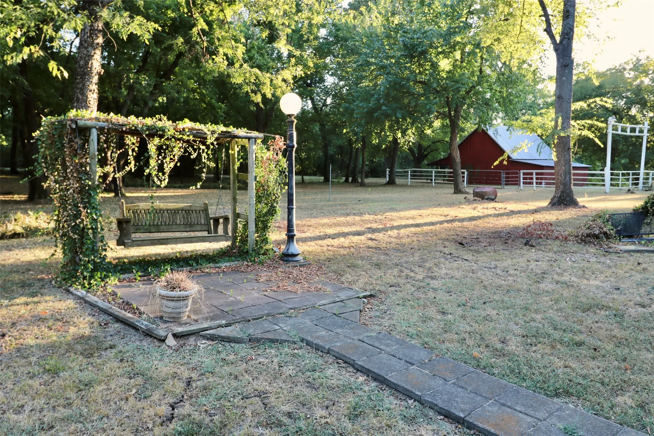 Single Family Residence For Sale in Lamar County , 307 Honey Grove St, Roxton, Texas 75477, 4 Bedroom, 2 Bathroom, 2 Garage spaces, 3,489 Sqft, built in 1912, mls#21383635, Real Estate Agent in Roxton, Homes For Sale in Lamar county, Homes For Sale in Roxton, Realtor in Roxton Texas, Real Estate Brokerage Independent Realty Texas, Luminita Cordes Realtor