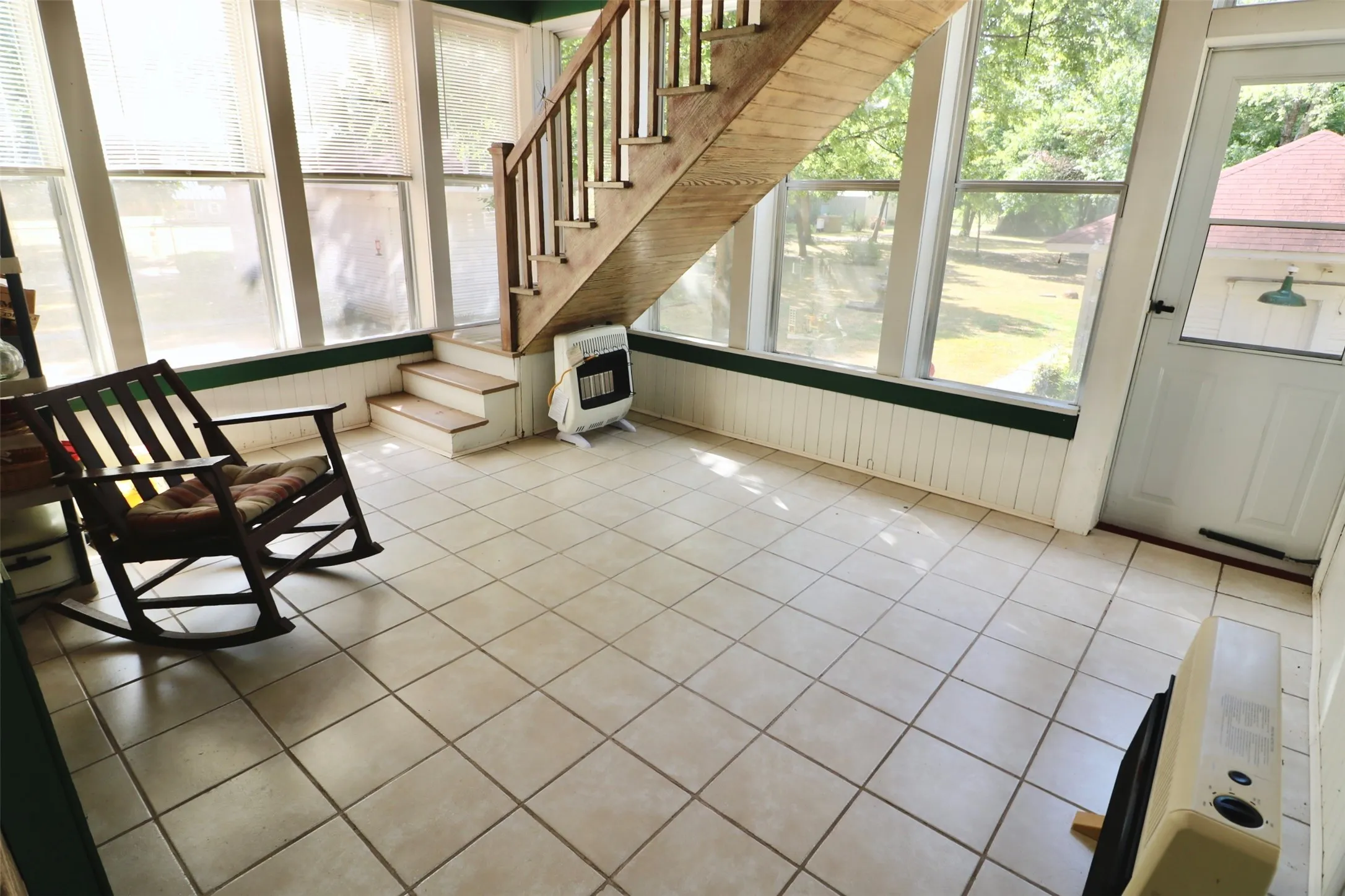 Single Family Residence For Sale in Lamar County , 307 Honey Grove St, Roxton, Texas 75477, 4 Bedroom, 2 Bathroom, 2 Garage spaces, 3,489 Sqft, built in 1912, mls#21383635, Real Estate Agent in Roxton, Homes For Sale in Lamar county, Homes For Sale in Roxton, Realtor in Roxton Texas, Real Estate Brokerage Independent Realty Texas, Luminita Cordes Realtor