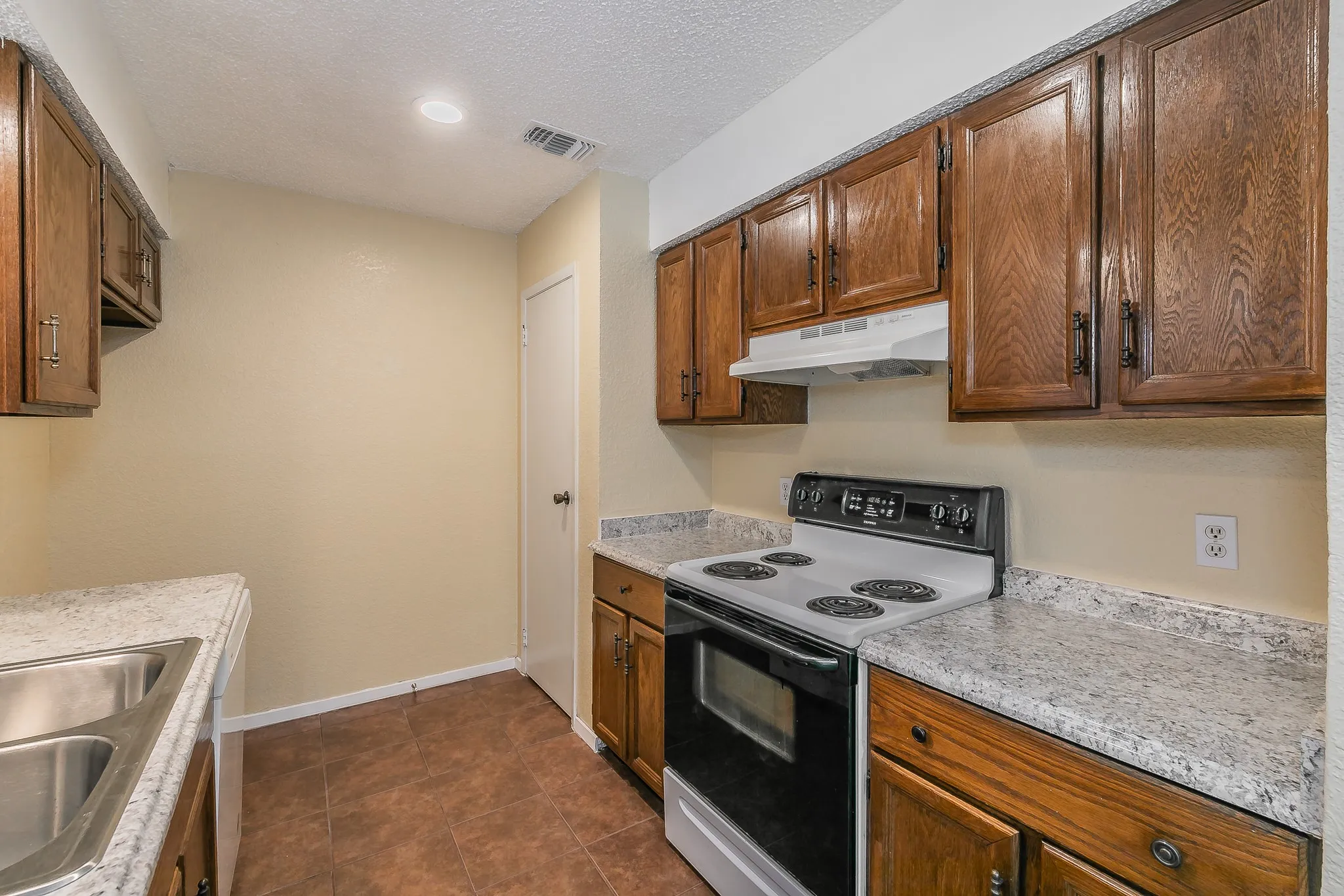 Tenant to supply refrigerator , washer and dryer
