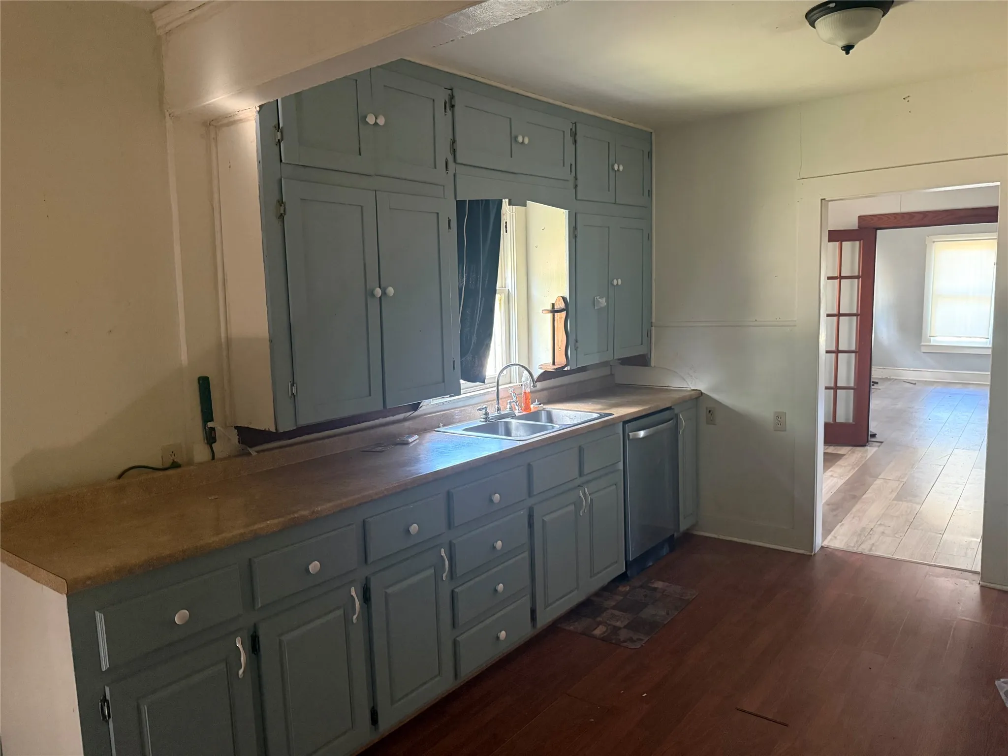 Single Family Residence For Sale in Freestone County , 302 S Hogg Street, Streetman, Texas 75859, 2 Bedroom, 2 Bathroom, Garage spaces, 1,208 Sqft, built in 1950, mls#21386394, Real Estate Agent in Streetman, Homes For Sale in Freestone county, Homes For Sale in Streetman, Realtor in Streetman Texas, Real Estate Brokerage Independent Realty Texas, Luminita Cordes Realtor