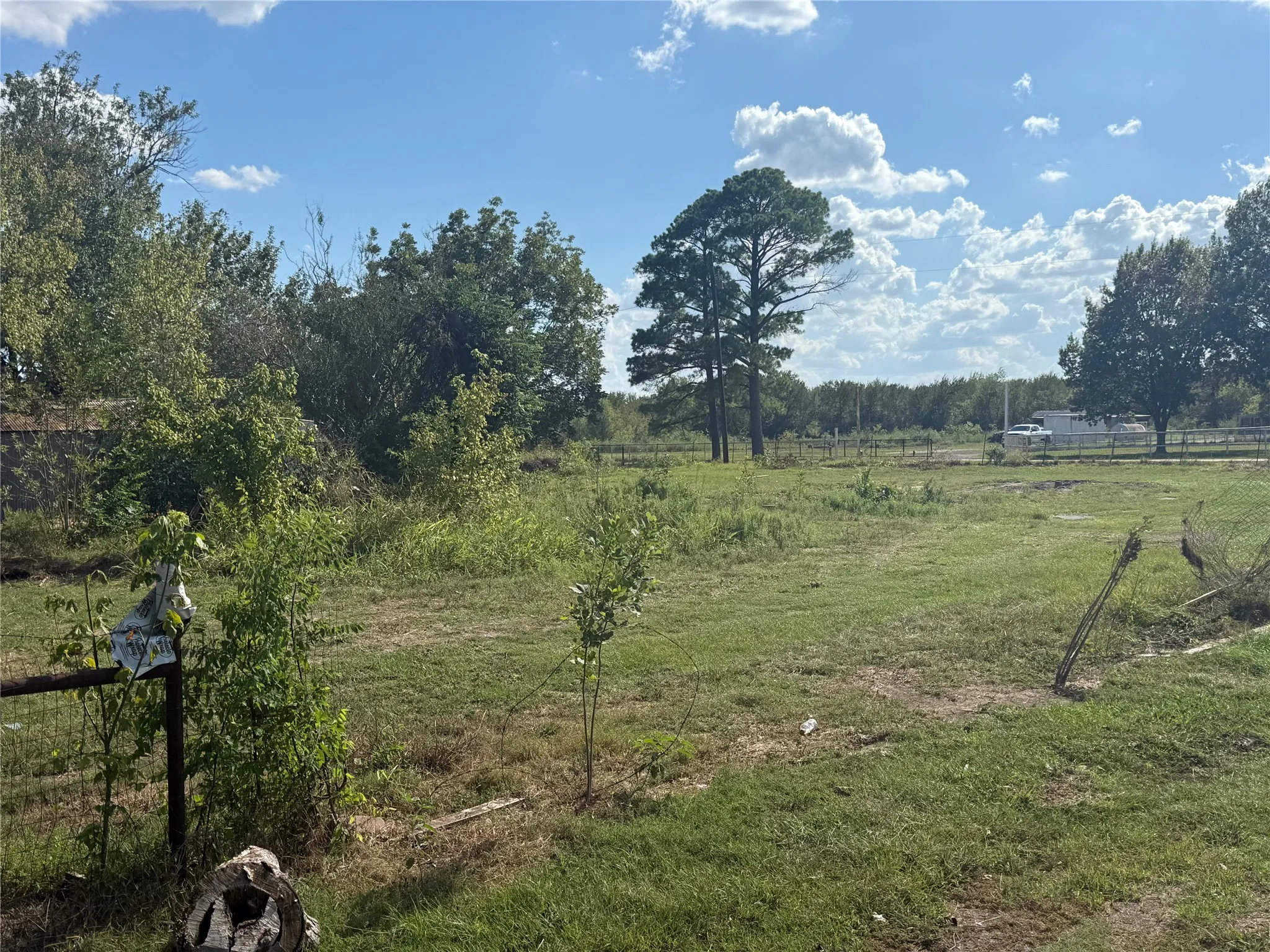 Single Family Residence For Sale in Freestone County , 302 S Hogg Street, Streetman, Texas 75859, 2 Bedroom, 2 Bathroom, Garage spaces, 1,208 Sqft, built in 1950, mls#21386394, Real Estate Agent in Streetman, Homes For Sale in Freestone county, Homes For Sale in Streetman, Realtor in Streetman Texas, Real Estate Brokerage Independent Realty Texas, Luminita Cordes Realtor