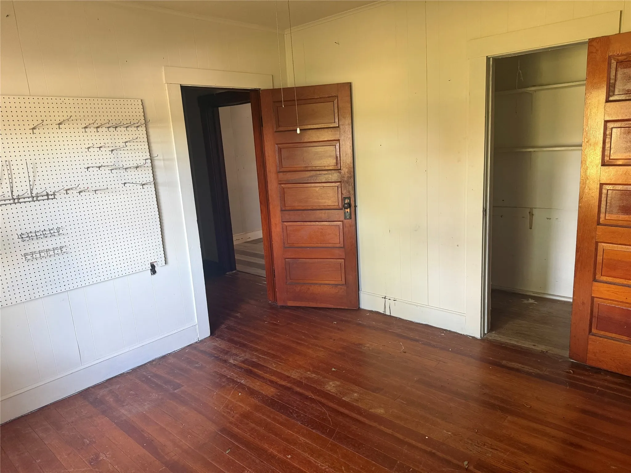 Single Family Residence For Sale in Freestone County , 302 S Hogg Street, Streetman, Texas 75859, 2 Bedroom, 2 Bathroom, Garage spaces, 1,208 Sqft, built in 1950, mls#21386394, Real Estate Agent in Streetman, Homes For Sale in Freestone county, Homes For Sale in Streetman, Realtor in Streetman Texas, Real Estate Brokerage Independent Realty Texas, Luminita Cordes Realtor
