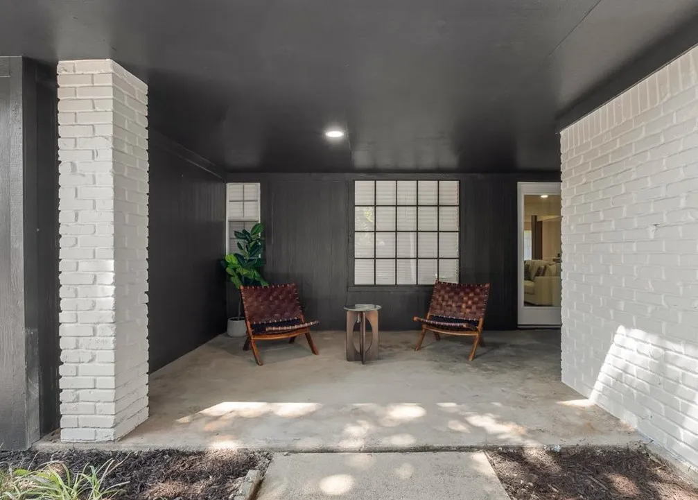 Single Family Residence For Sale in Tarrant County , 1804 Kingsborough Drive, Arlington, Texas 76015, 4 Bedroom, 3 Bathroom, 2 Garage spaces, 2,317 Sqft, built in 1972, mls#21380937, Real Estate Agent in Arlington, Homes For Sale in Tarrant county, Homes For Sale in Arlington, Realtor in Arlington Texas, Real Estate Brokerage Independent Realty Texas, Luminita Cordes Realtor