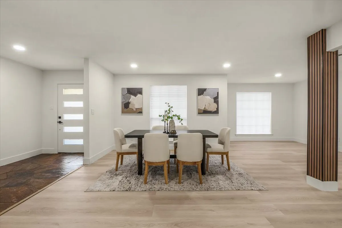 Single Family Residence For Sale in Tarrant County , 1804 Kingsborough Drive, Arlington, Texas 76015, 4 Bedroom, 3 Bathroom, 2 Garage spaces, 2,317 Sqft, built in 1972, mls#21380937, Real Estate Agent in Arlington, Homes For Sale in Tarrant county, Homes For Sale in Arlington, Realtor in Arlington Texas, Real Estate Brokerage Independent Realty Texas, Luminita Cordes Realtor