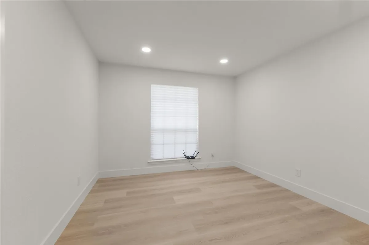 Single Family Residence For Sale in Tarrant County , 1804 Kingsborough Drive, Arlington, Texas 76015, 4 Bedroom, 3 Bathroom, 2 Garage spaces, 2,317 Sqft, built in 1972, mls#21380937, Real Estate Agent in Arlington, Homes For Sale in Tarrant county, Homes For Sale in Arlington, Realtor in Arlington Texas, Real Estate Brokerage Independent Realty Texas, Luminita Cordes Realtor