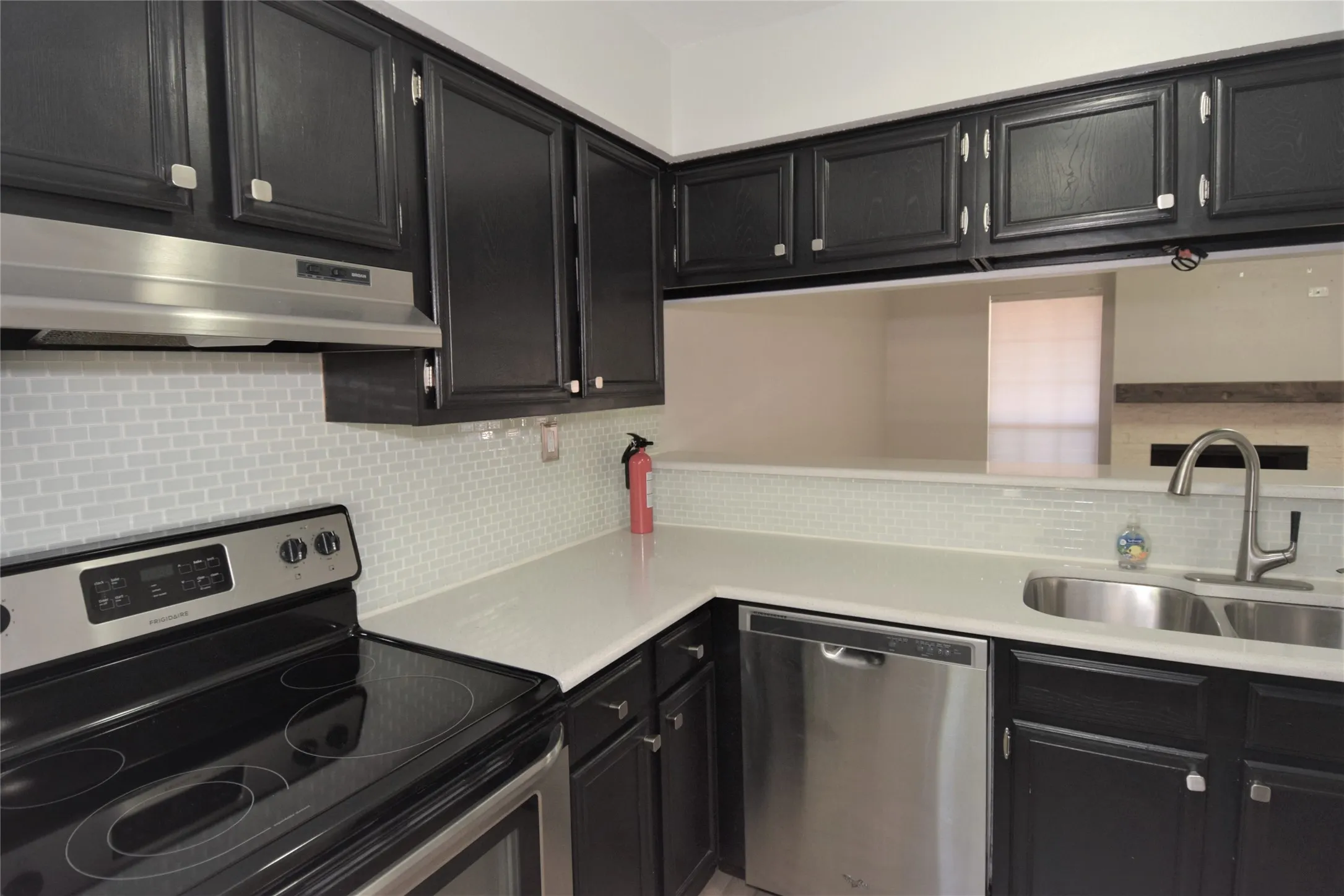 Condominium For Sale in Dallas County , 16301 ledgemont Lane 176, Addison, Texas 75001, 2 Bedroom, 2 Bathroom, Garage spaces, 1,046 Sqft, built in 1982, mls#21375068, Real Estate Agent in Addison, Homes For Sale in Dallas county, Homes For Sale in Addison, Realtor in Addison Texas, Real Estate Brokerage Independent Realty Texas, Luminita Cordes Realtor