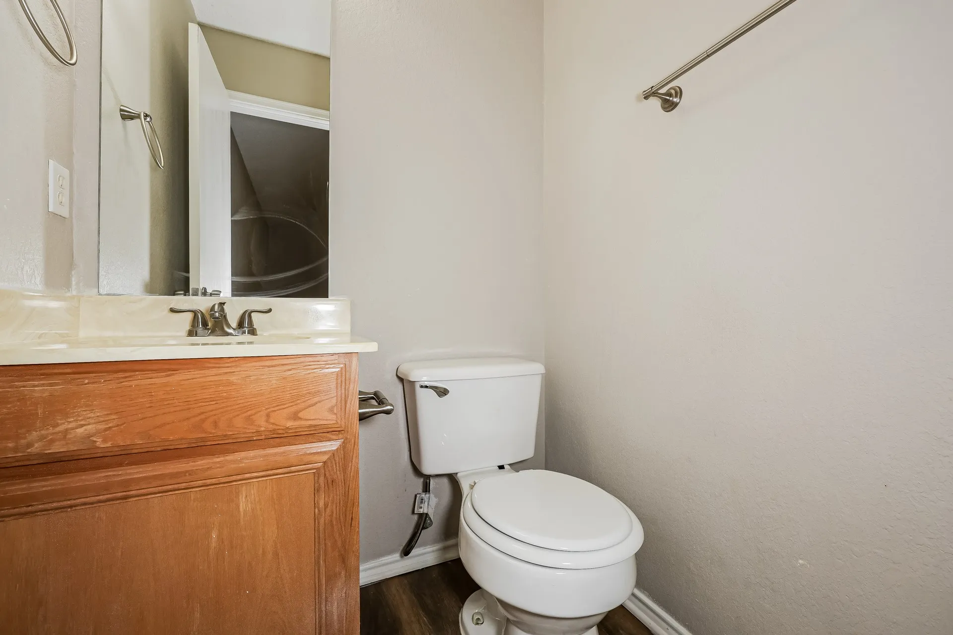 Single Family Residence For Rent in Tarrant County , 609 Hollyberry Drive, Mansfield, Texas 76063, 3 Bedroom, 3 Bathroom, 2 Garage spaces, 1,828 Sqft, built in 1998, mls#21386398, Real Estate Agent in Mansfield, Homes For Rent in Tarrant county, Homes For Rent in Mansfield, Realtor in Mansfield Texas, Real Estate Brokerage Independent Realty Texas, Luminita Cordes Realtor