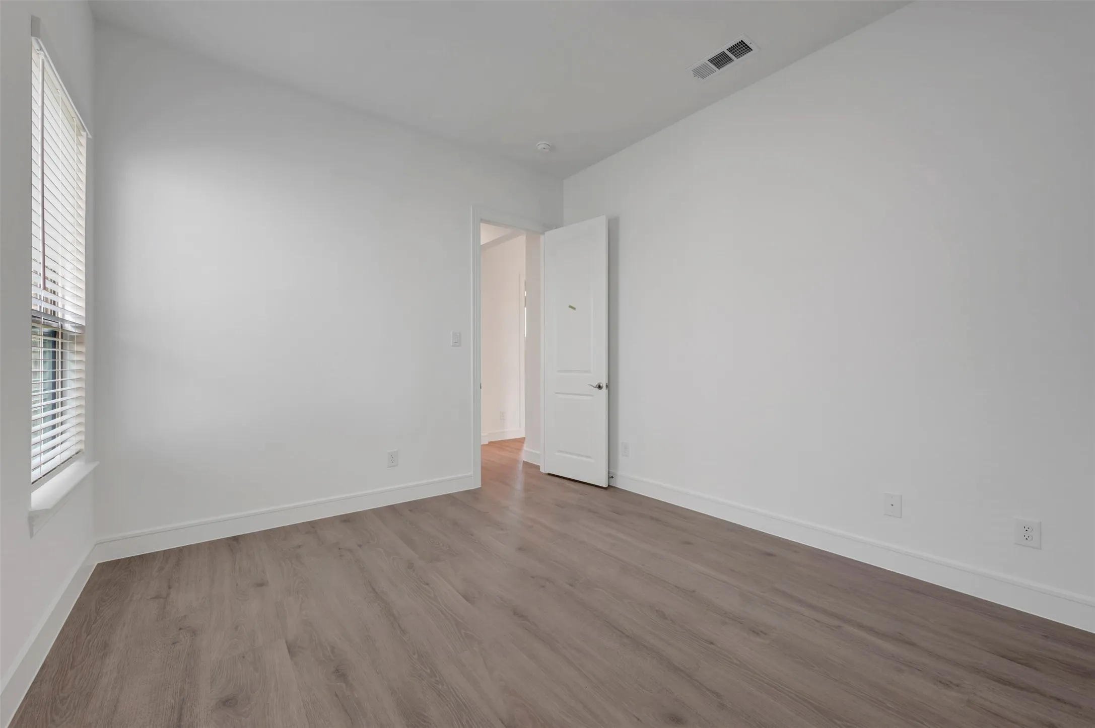 Single Family Residence For Sale in Tarrant County , 5639 Taylor Trail, Arlington, Texas 76017, 4 Bedroom, 4 Bathroom, 3 Garage spaces, 2,852 Sqft, built in 2026, mls#21386399, Real Estate Agent in Arlington, Homes For Sale in Tarrant county, Homes For Sale in Arlington, Realtor in Arlington Texas, Real Estate Brokerage Independent Realty Texas, Luminita Cordes Realtor