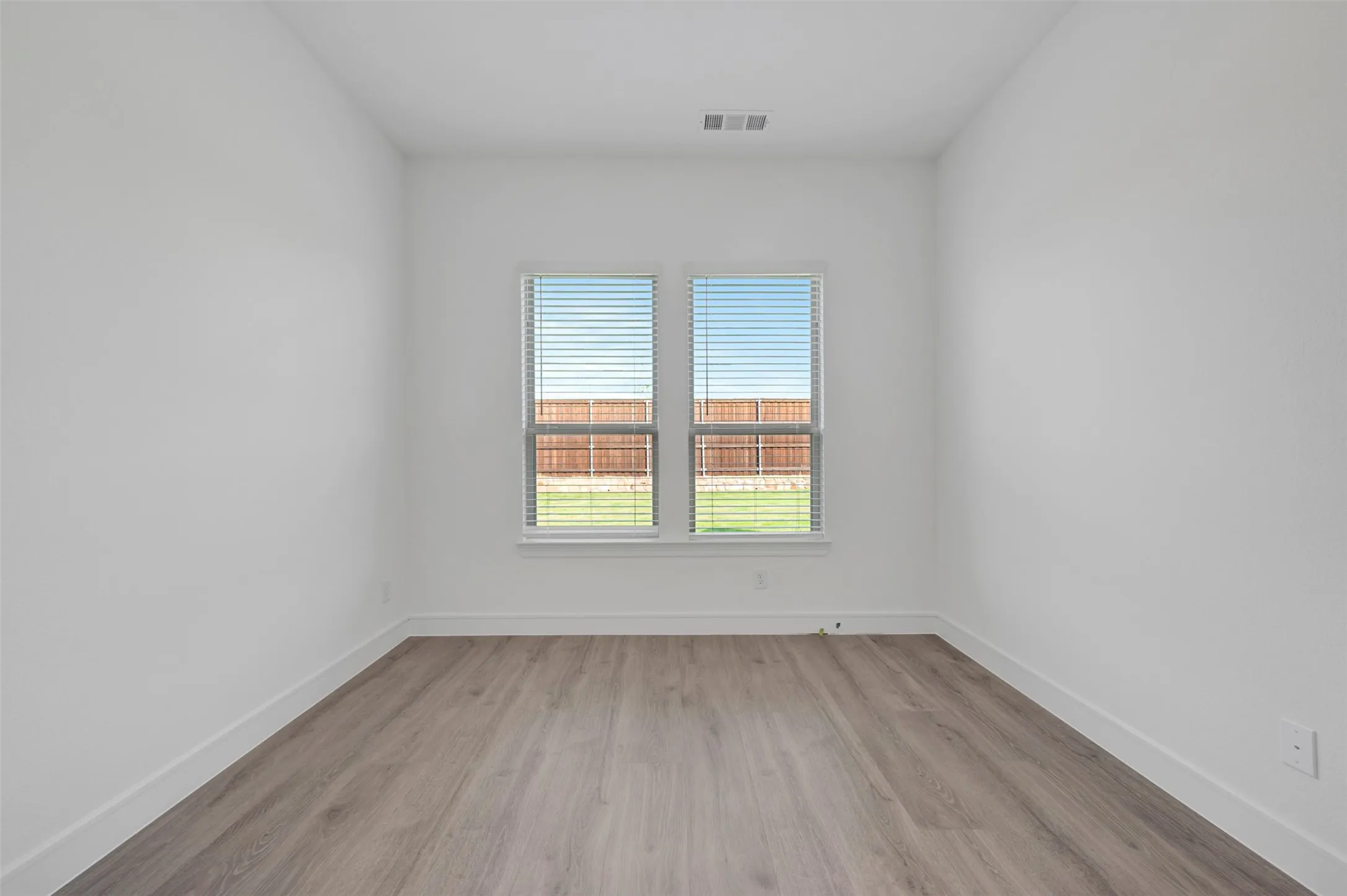 Single Family Residence For Sale in Tarrant County , 5639 Taylor Trail, Arlington, Texas 76017, 4 Bedroom, 4 Bathroom, 3 Garage spaces, 2,852 Sqft, built in 2026, mls#21386399, Real Estate Agent in Arlington, Homes For Sale in Tarrant county, Homes For Sale in Arlington, Realtor in Arlington Texas, Real Estate Brokerage Independent Realty Texas, Luminita Cordes Realtor