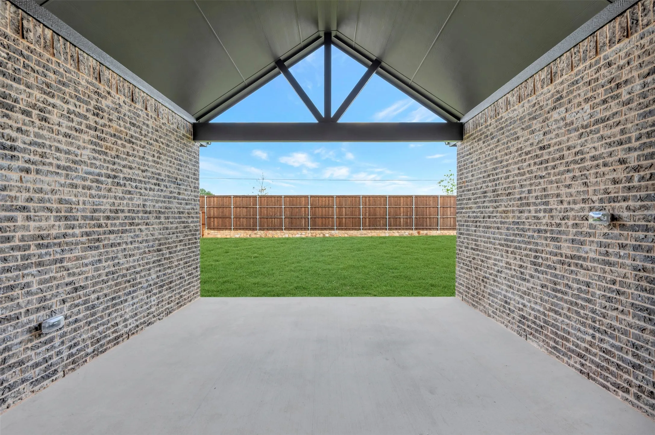 Single Family Residence For Sale in Tarrant County , 5639 Taylor Trail, Arlington, Texas 76017, 4 Bedroom, 4 Bathroom, 3 Garage spaces, 2,852 Sqft, built in 2026, mls#21386399, Real Estate Agent in Arlington, Homes For Sale in Tarrant county, Homes For Sale in Arlington, Realtor in Arlington Texas, Real Estate Brokerage Independent Realty Texas, Luminita Cordes Realtor
