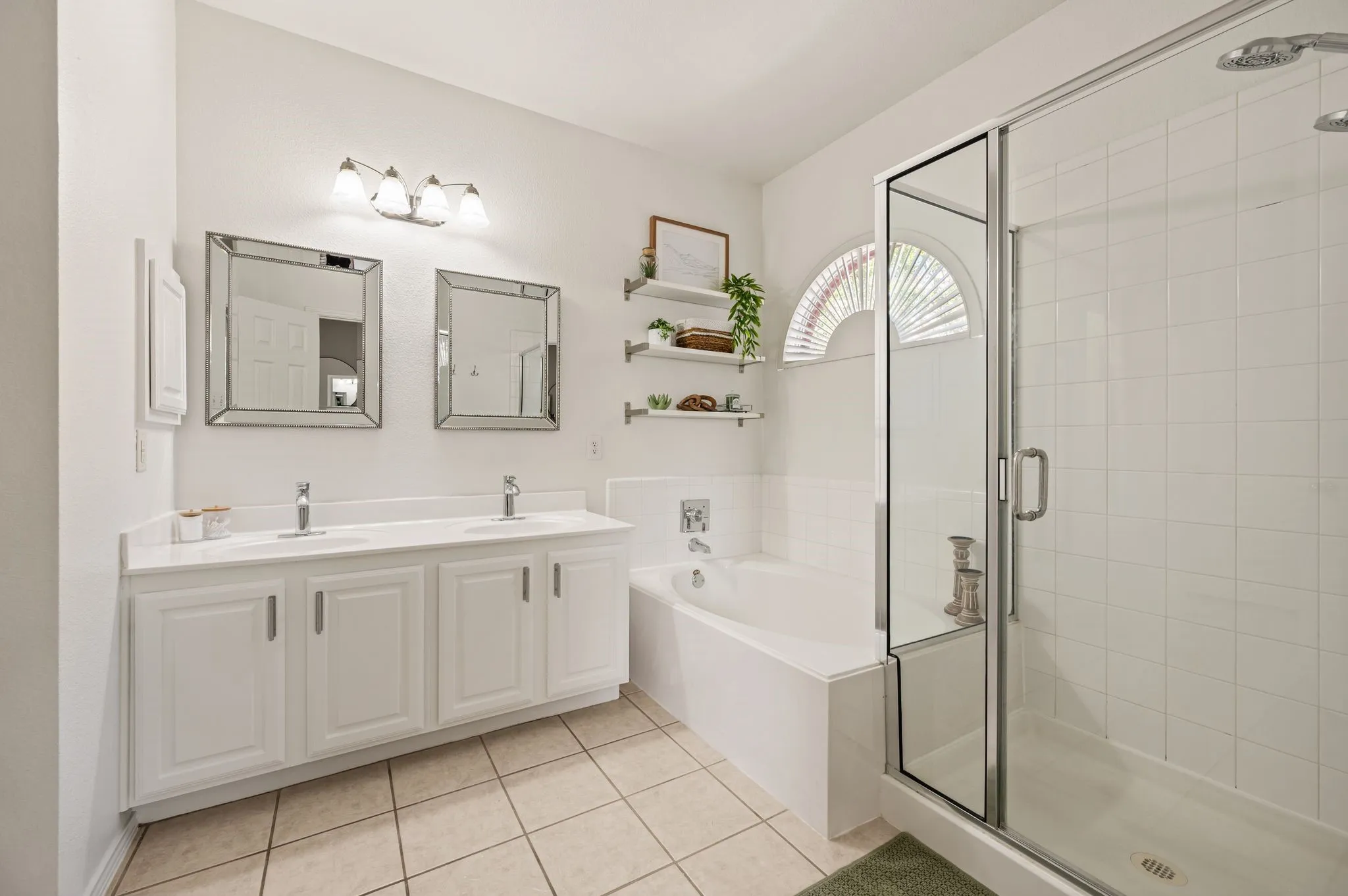 Single Family Residence For Sale in Tarrant County , 8404 Island Court, Fort Worth, Texas 76137, 3 Bedroom, 2 Bathroom, 2 Garage spaces, 2,033 Sqft, built in 2001, mls#21385766, Real Estate Agent in Fort Worth, Homes For Sale in Tarrant county, Homes For Sale in Fort Worth, Realtor in Fort Worth Texas, Real Estate Brokerage Independent Realty Texas, Luminita Cordes Realtor
